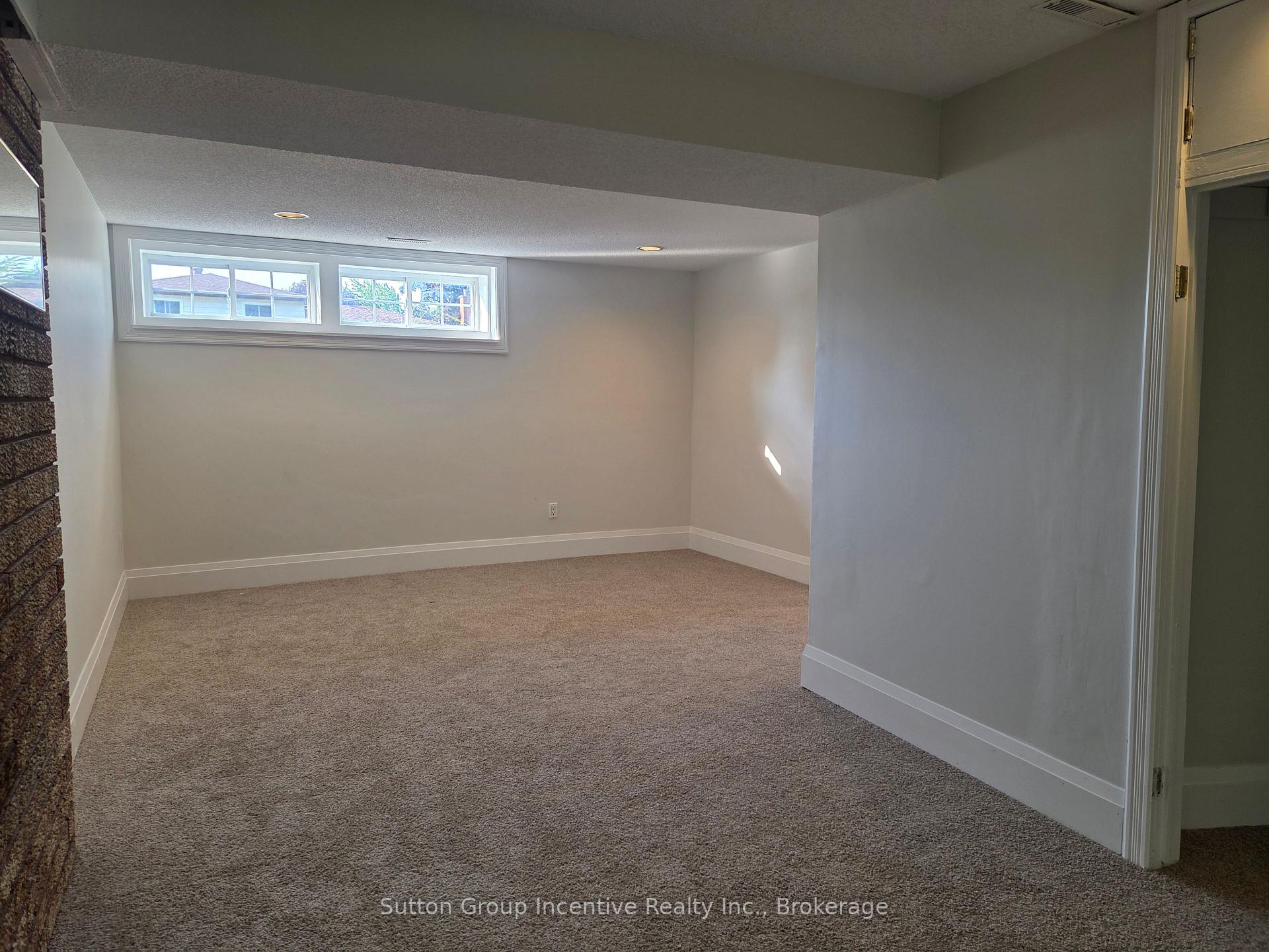 Photo 25 of 424 Raymond Avenue, Orillia — HOMEH