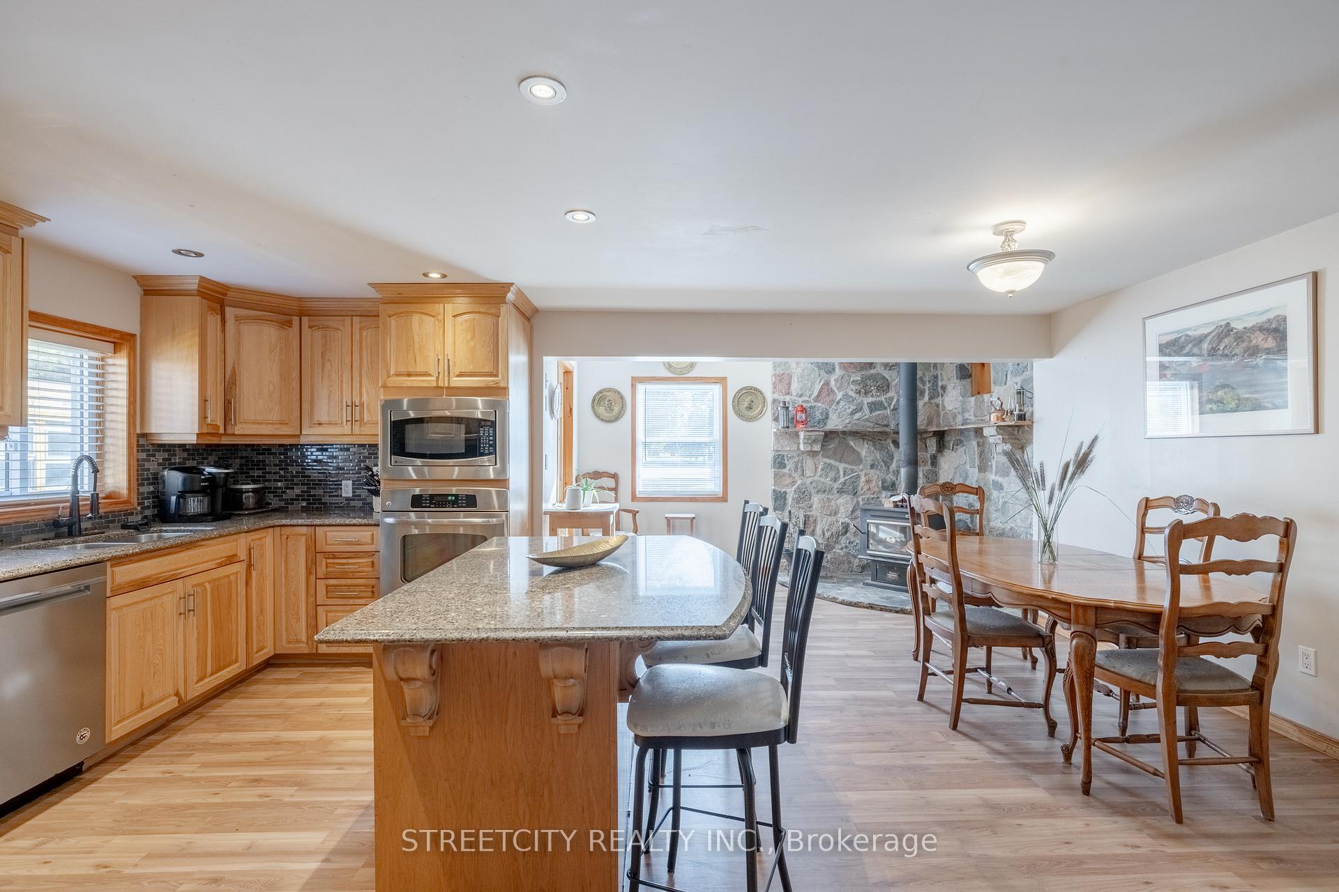 Photo 6 of 181 West Park Drive, North Middlesex, Parkhill — HOMEH