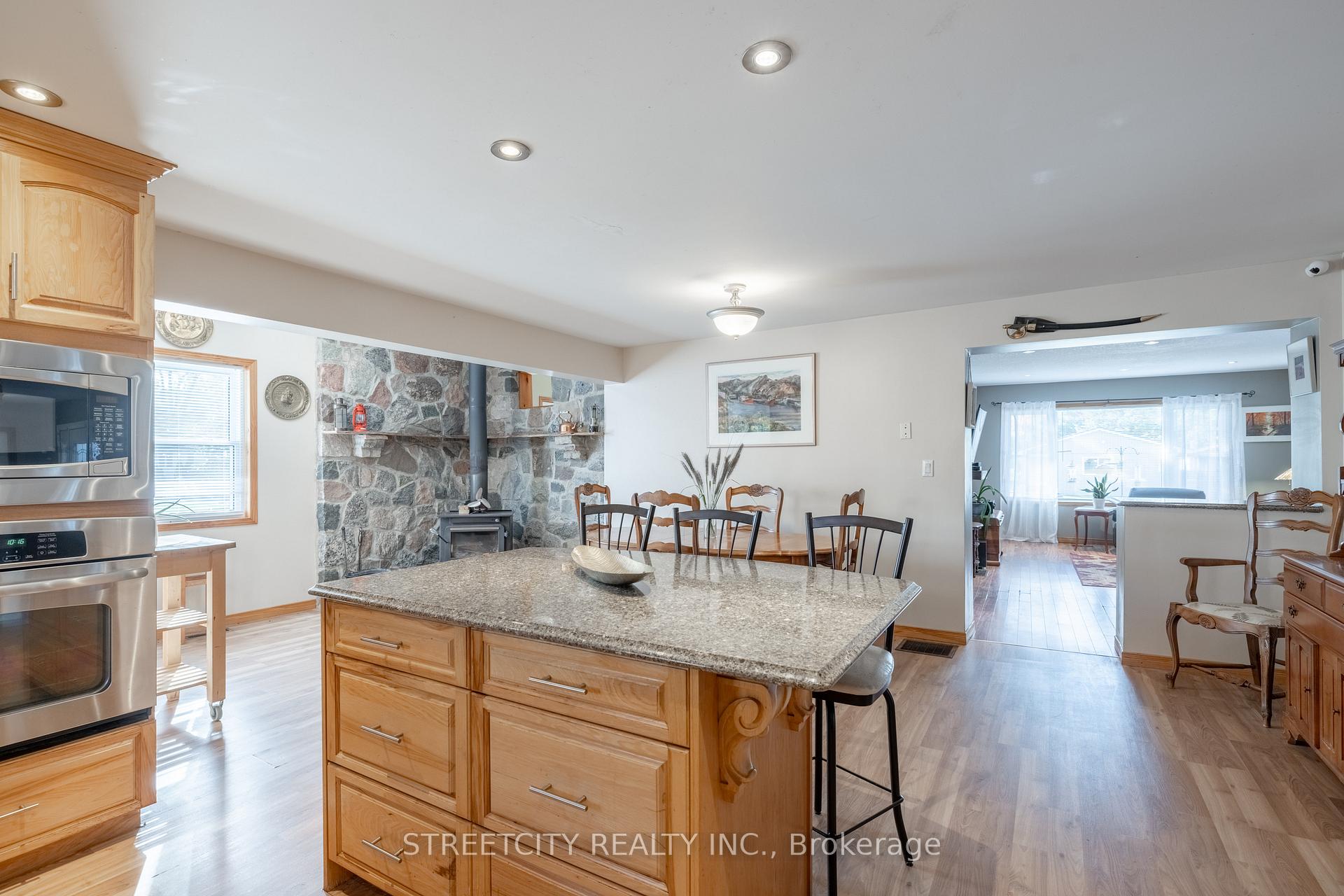 Photo 9 of 181 West Park Drive, North Middlesex, Parkhill — HOMEH