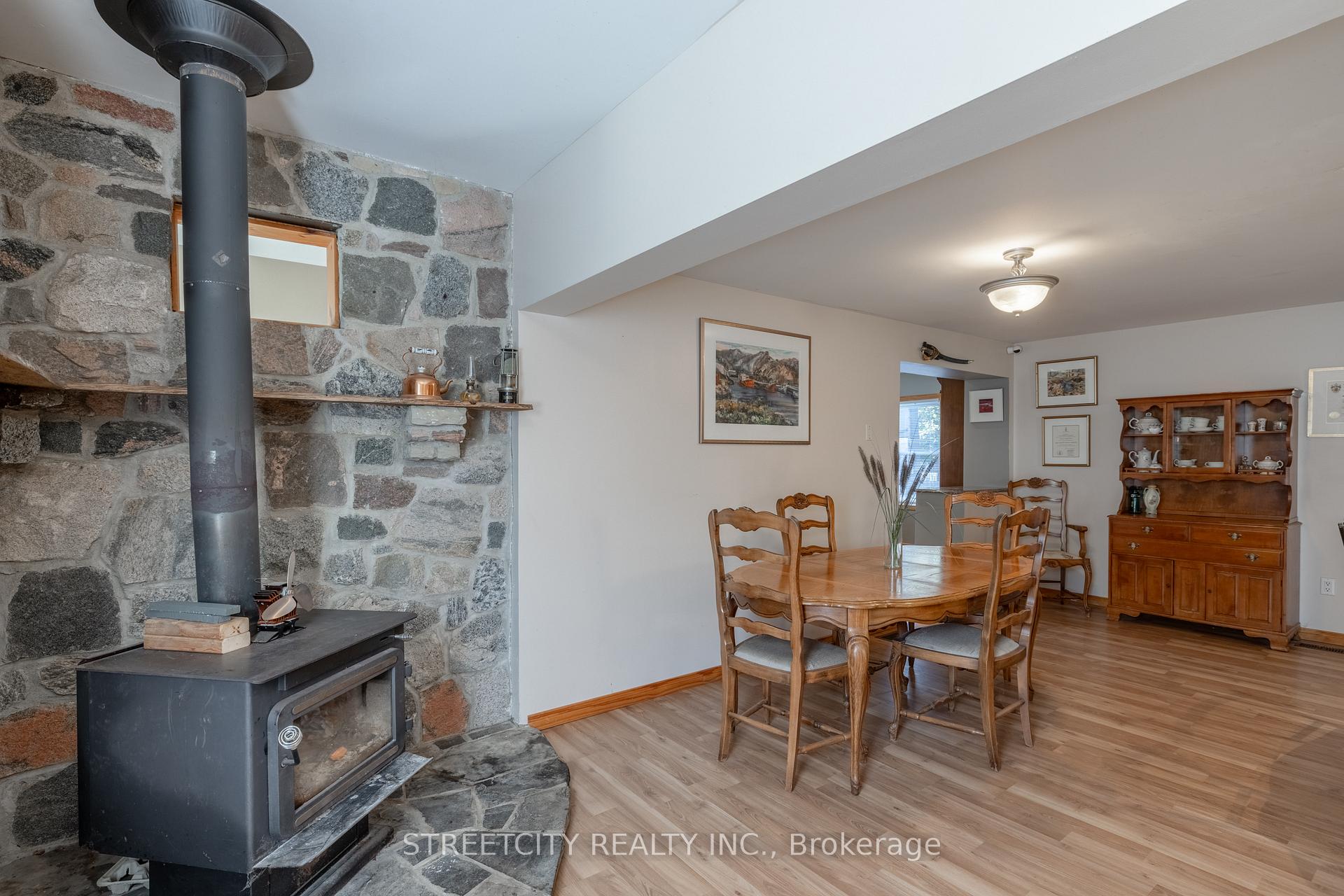 Photo 11 of 181 West Park Drive, North Middlesex, Parkhill — HOMEH