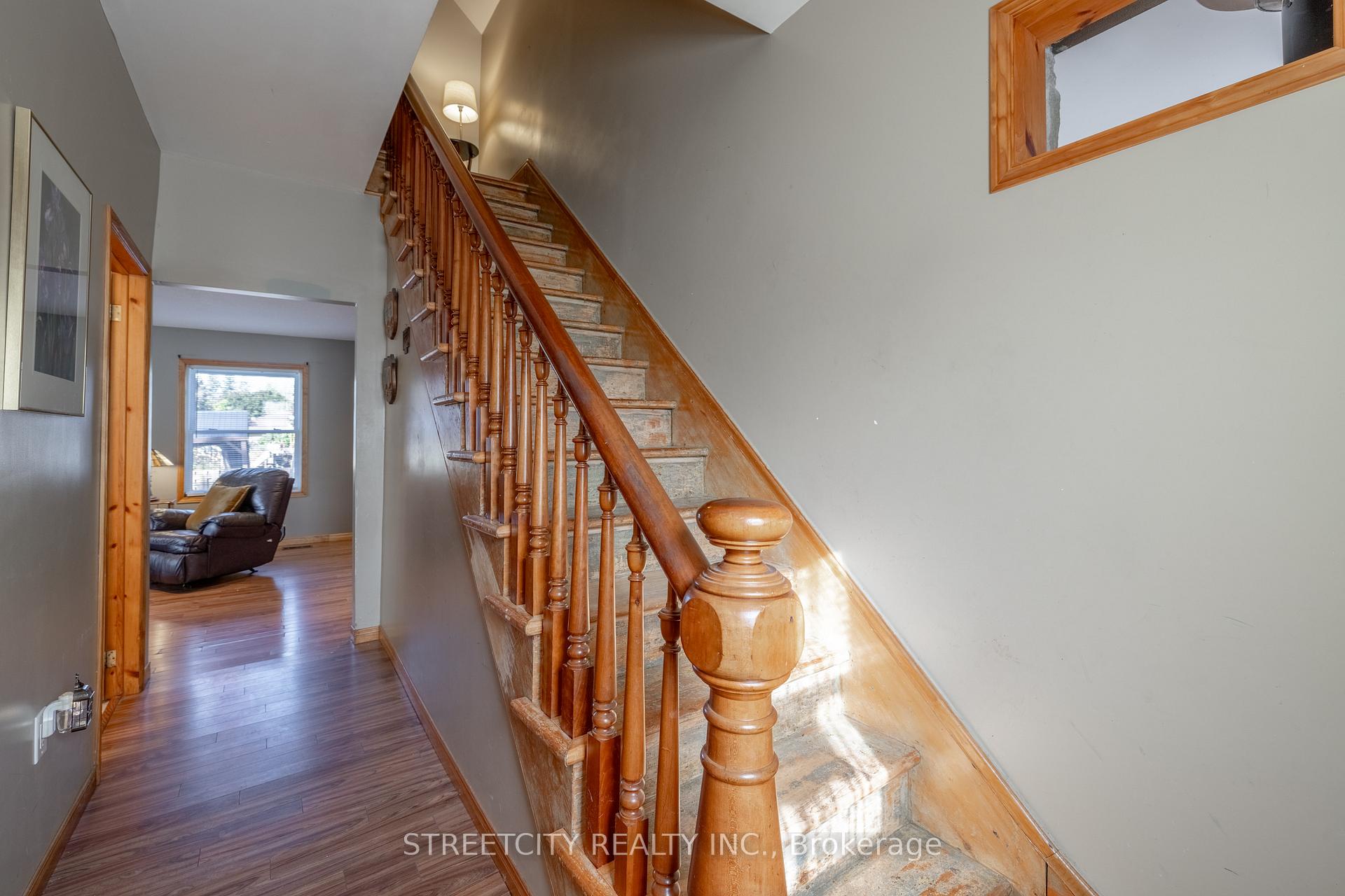 Photo 17 of 181 West Park Drive, North Middlesex, Parkhill — HOMEH