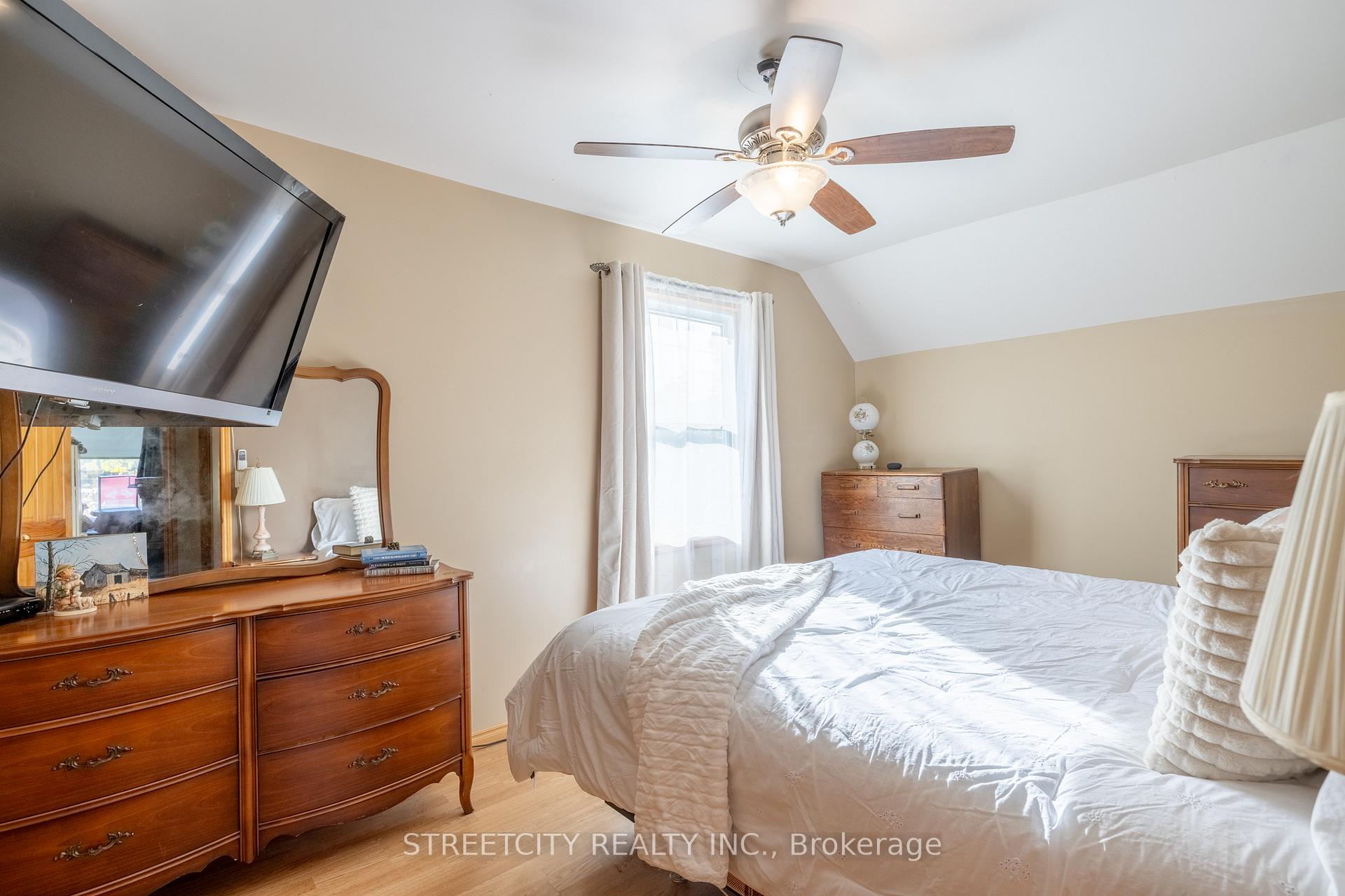Photo 19 of 181 West Park Drive, North Middlesex, Parkhill — HOMEH