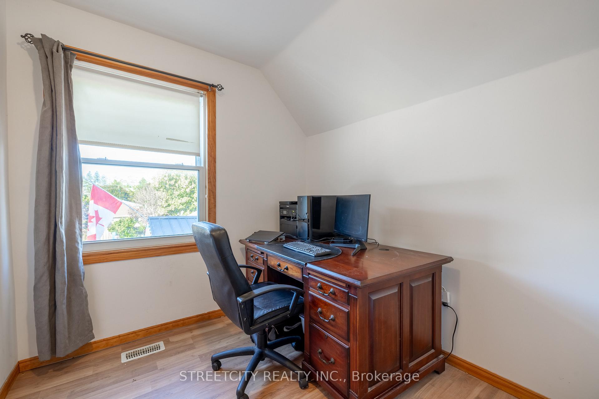 Photo 23 of 181 West Park Drive, North Middlesex, Parkhill — HOMEH