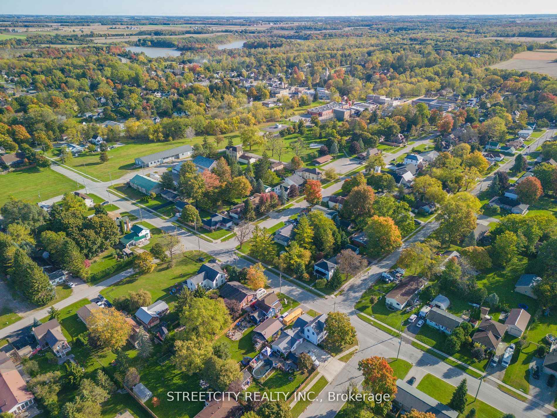 Photo 30 of 181 West Park Drive, North Middlesex, Parkhill — HOMEH