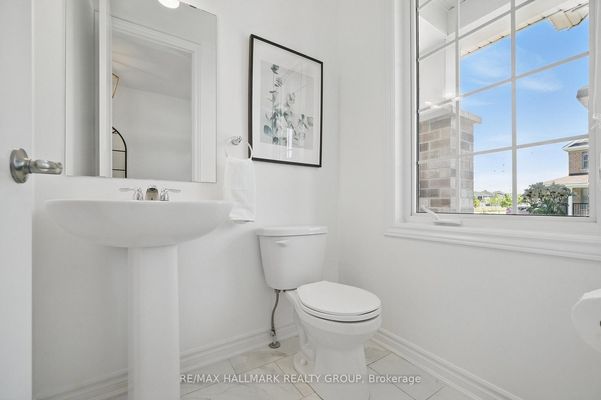 Photo 5 of 824 Henslow's Circle, Ottawa, Avalon West — HOMEH
