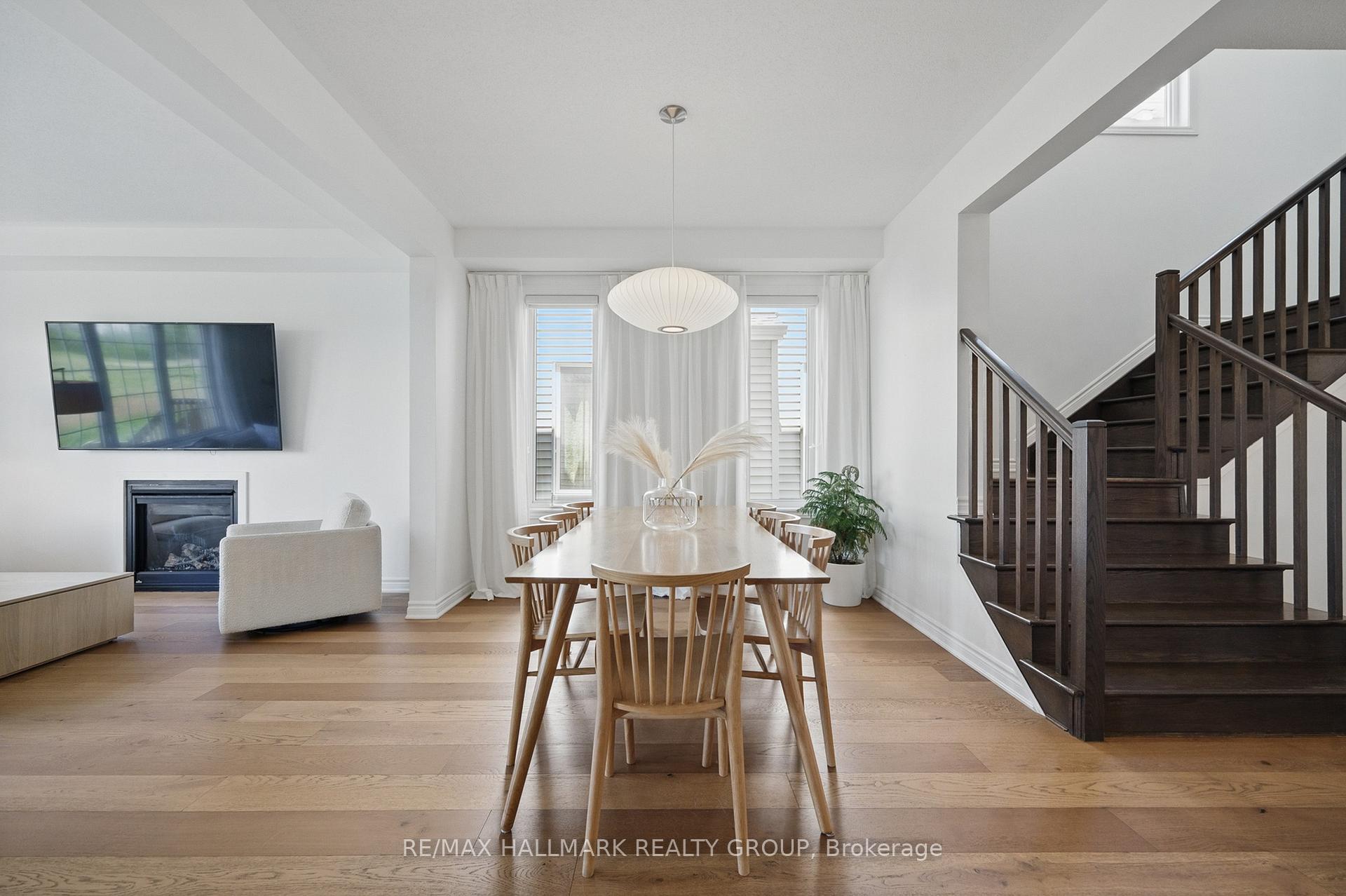 Photo 7 of 824 Henslow's Circle, Ottawa, Avalon West — HOMEH