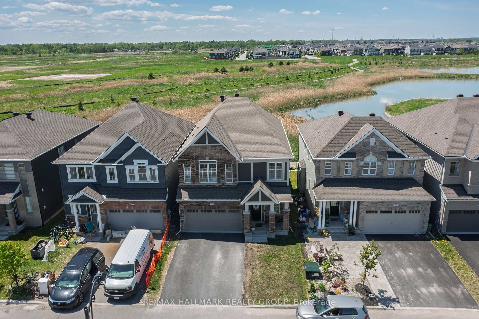 Photo 35 of 824 Henslow's Circle, Ottawa, Avalon West — HOMEH