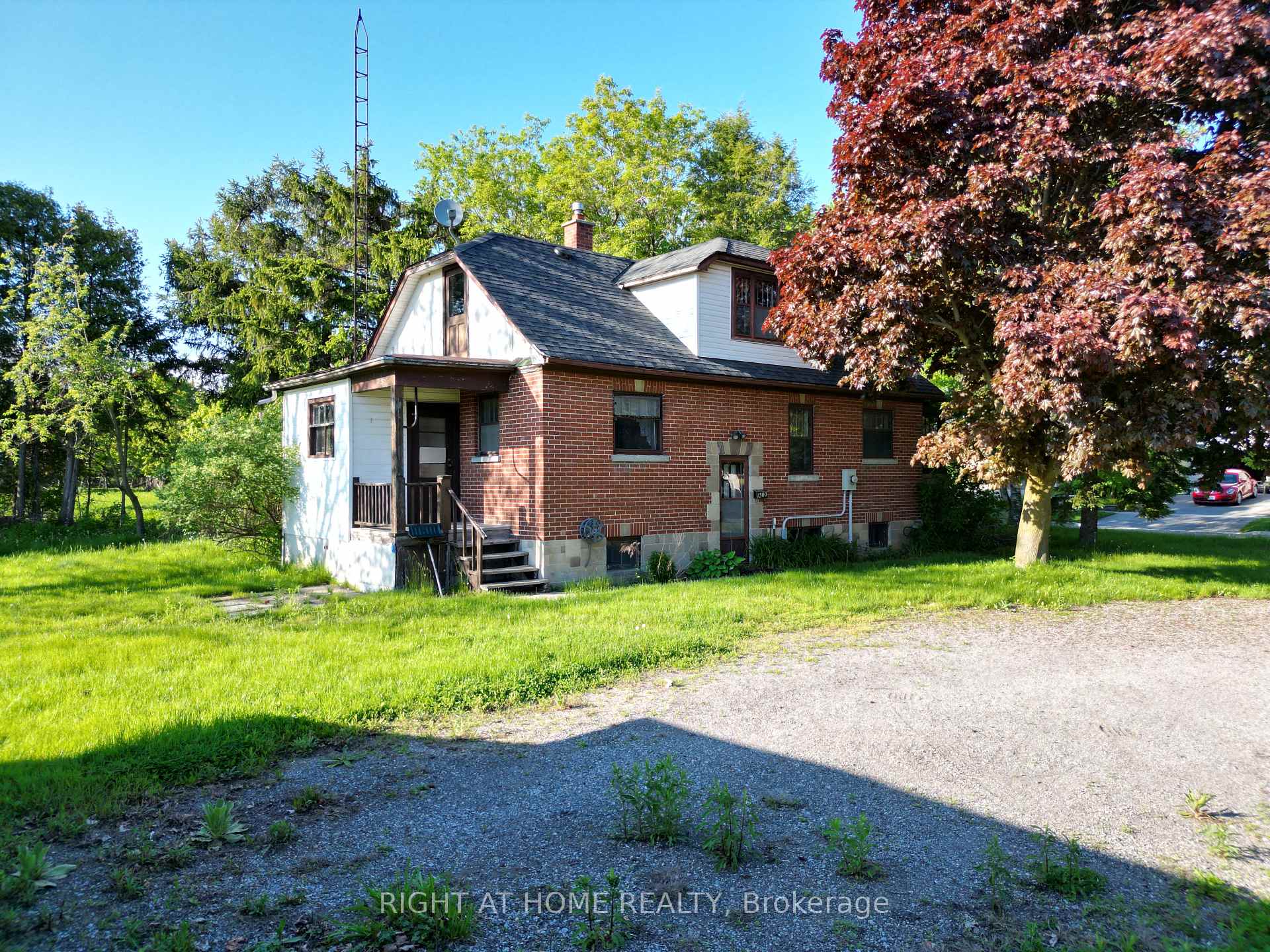 Photo 6 of 1300 Northbrook Street, Oshawa, Centennial — HOMEH