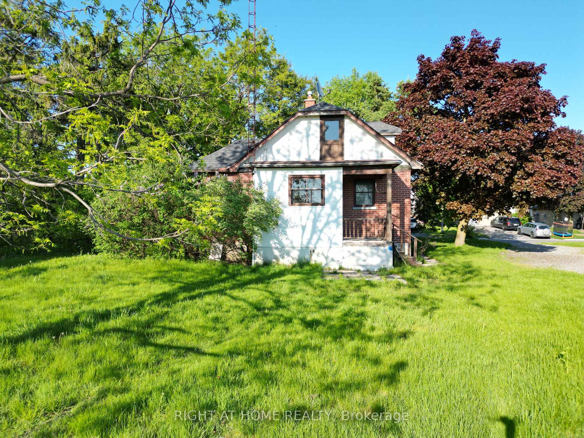 Photo 7 of 1300 Northbrook Street, Oshawa, Centennial — HOMEH