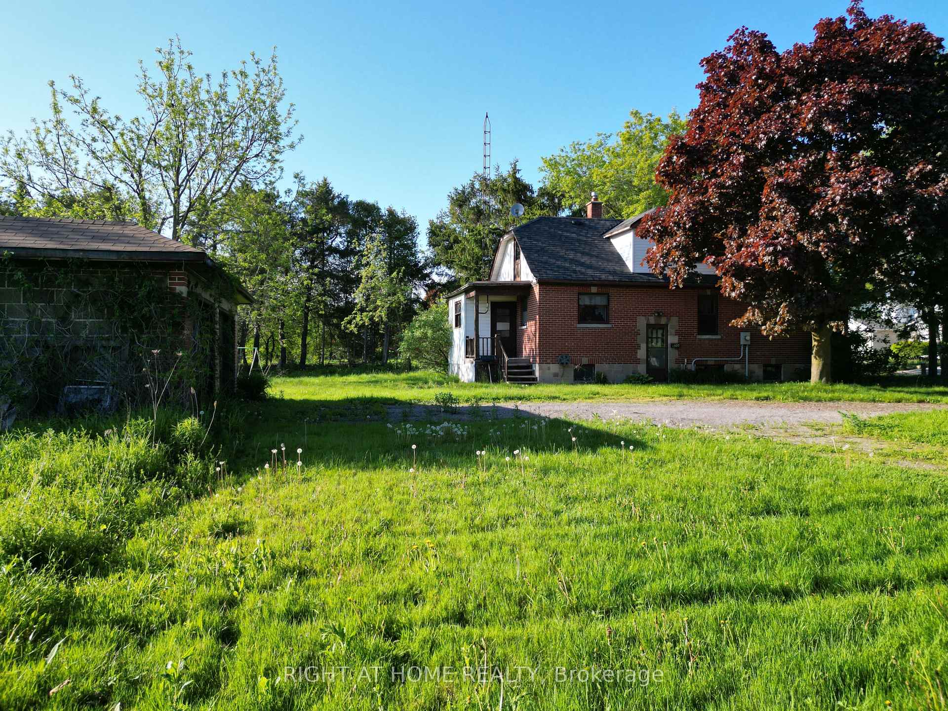Photo 8 of 1300 Northbrook Street, Oshawa, Centennial — HOMEH