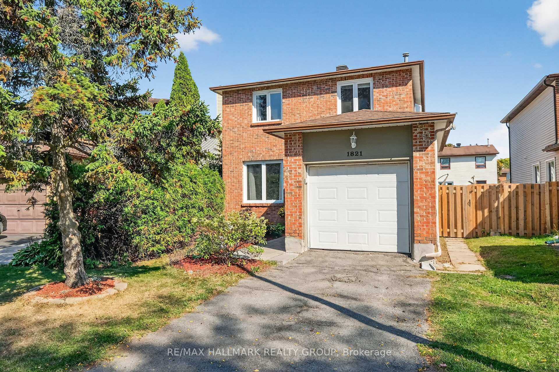 Photo 1 of 1821 Brousseau Crescent, Ottawa, Chateauneuf — HOMEH