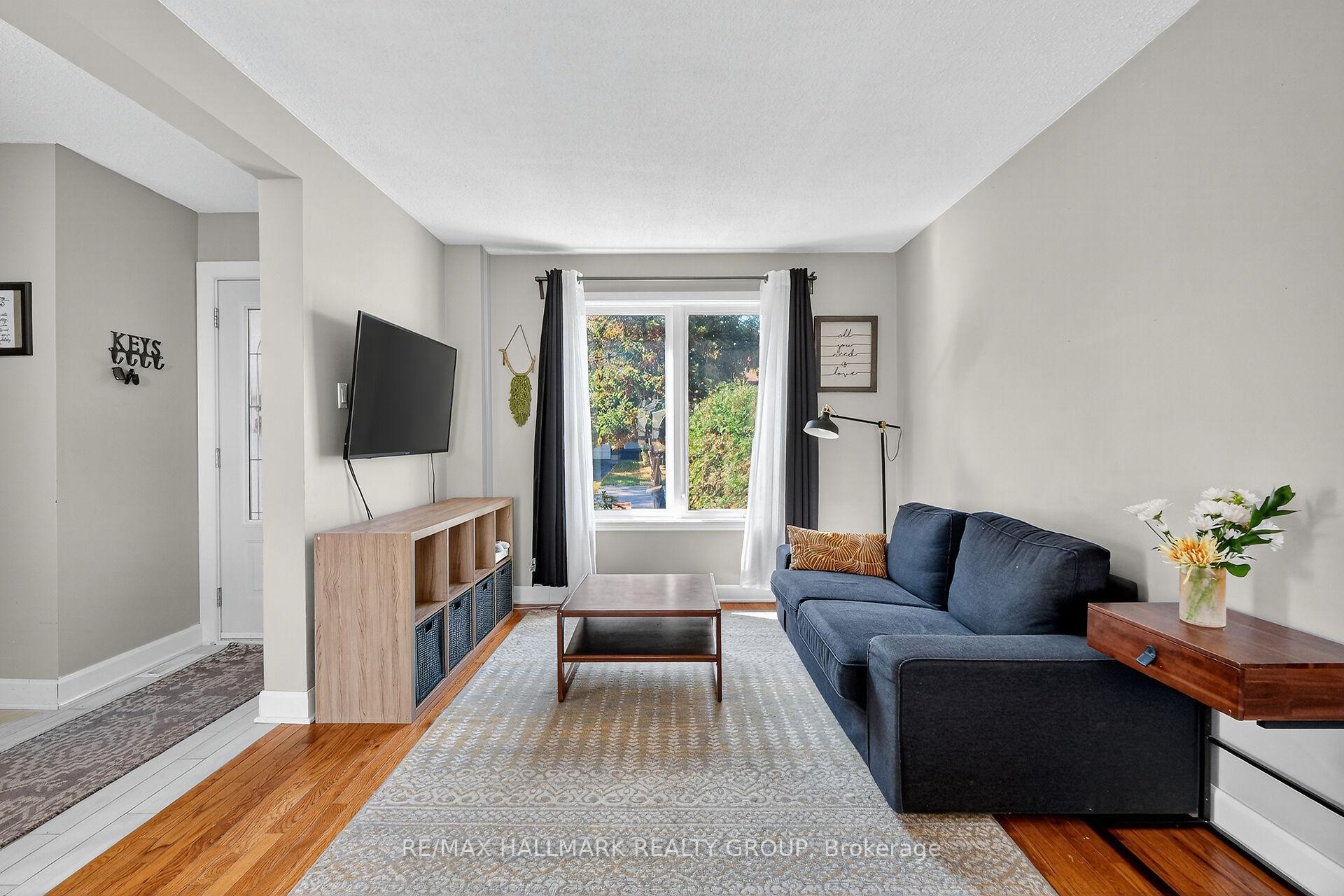 Photo 7 of 1821 Brousseau Crescent, Ottawa, Chateauneuf — HOMEH