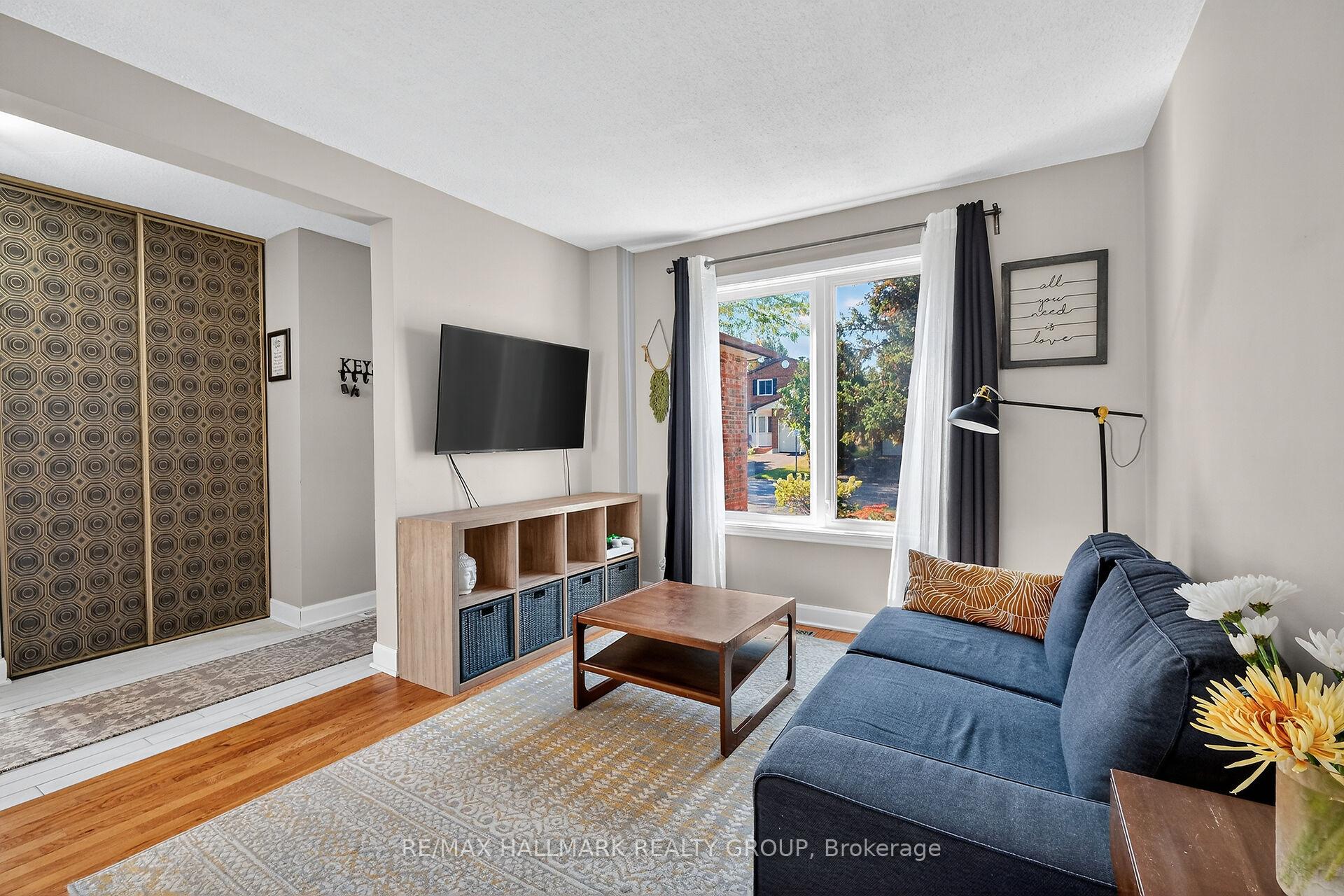 Photo 8 of 1821 Brousseau Crescent, Ottawa, Chateauneuf — HOMEH