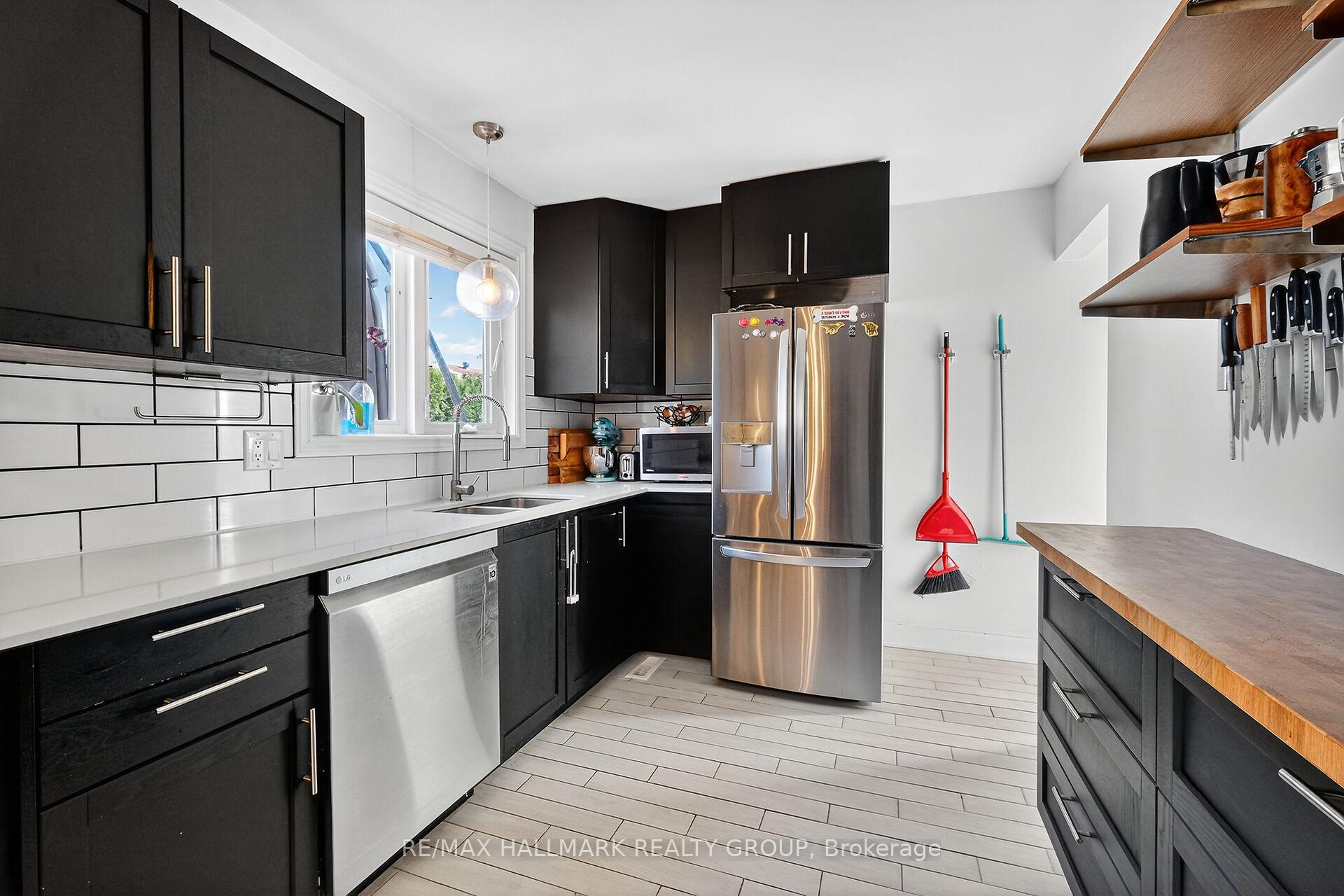 Photo 14 of 1821 Brousseau Crescent, Ottawa, Chateauneuf — HOMEH