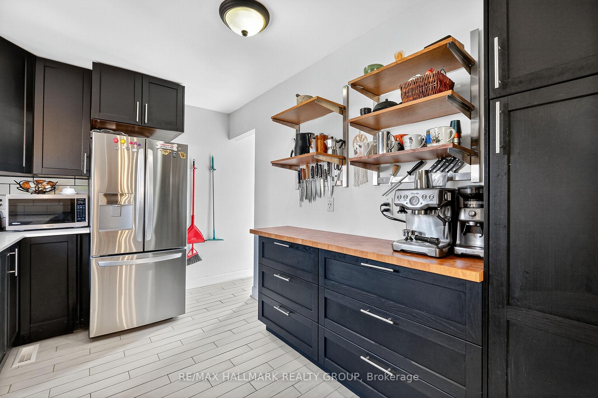 Photo 15 of 1821 Brousseau Crescent, Ottawa, Chateauneuf — HOMEH