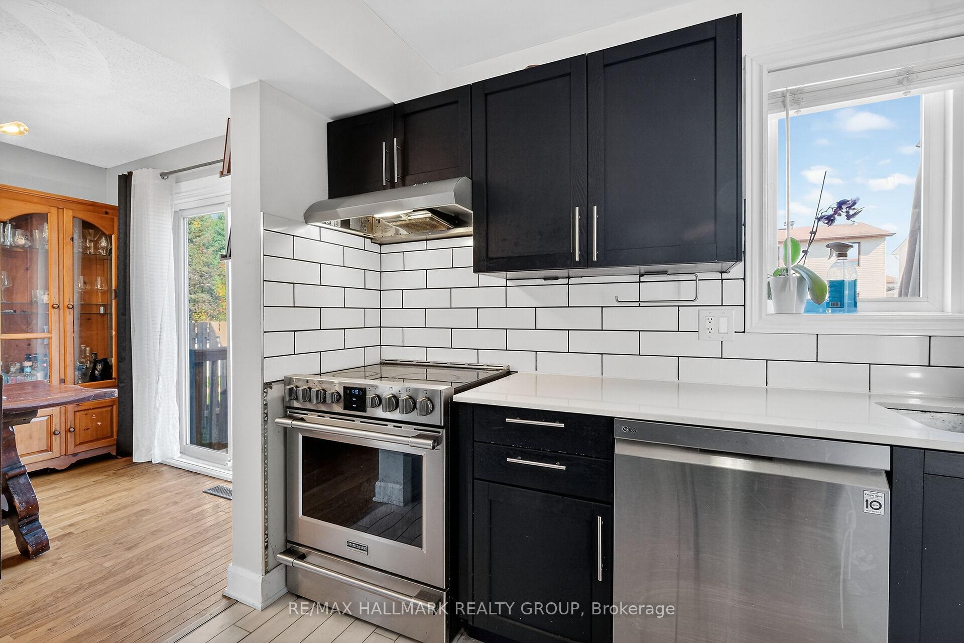 Photo 17 of 1821 Brousseau Crescent, Ottawa, Chateauneuf — HOMEH