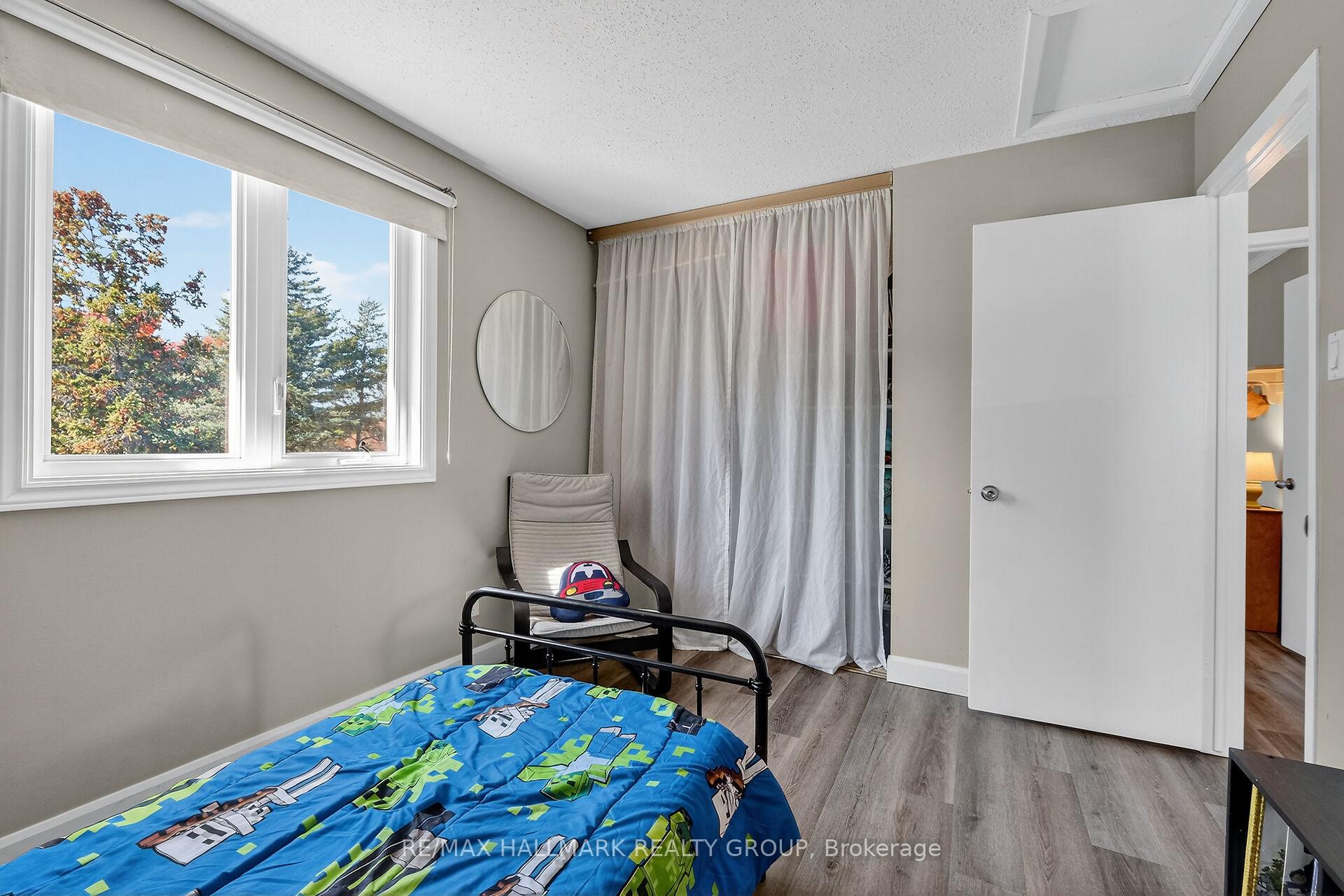 Photo 26 of 1821 Brousseau Crescent, Ottawa, Chateauneuf — HOMEH