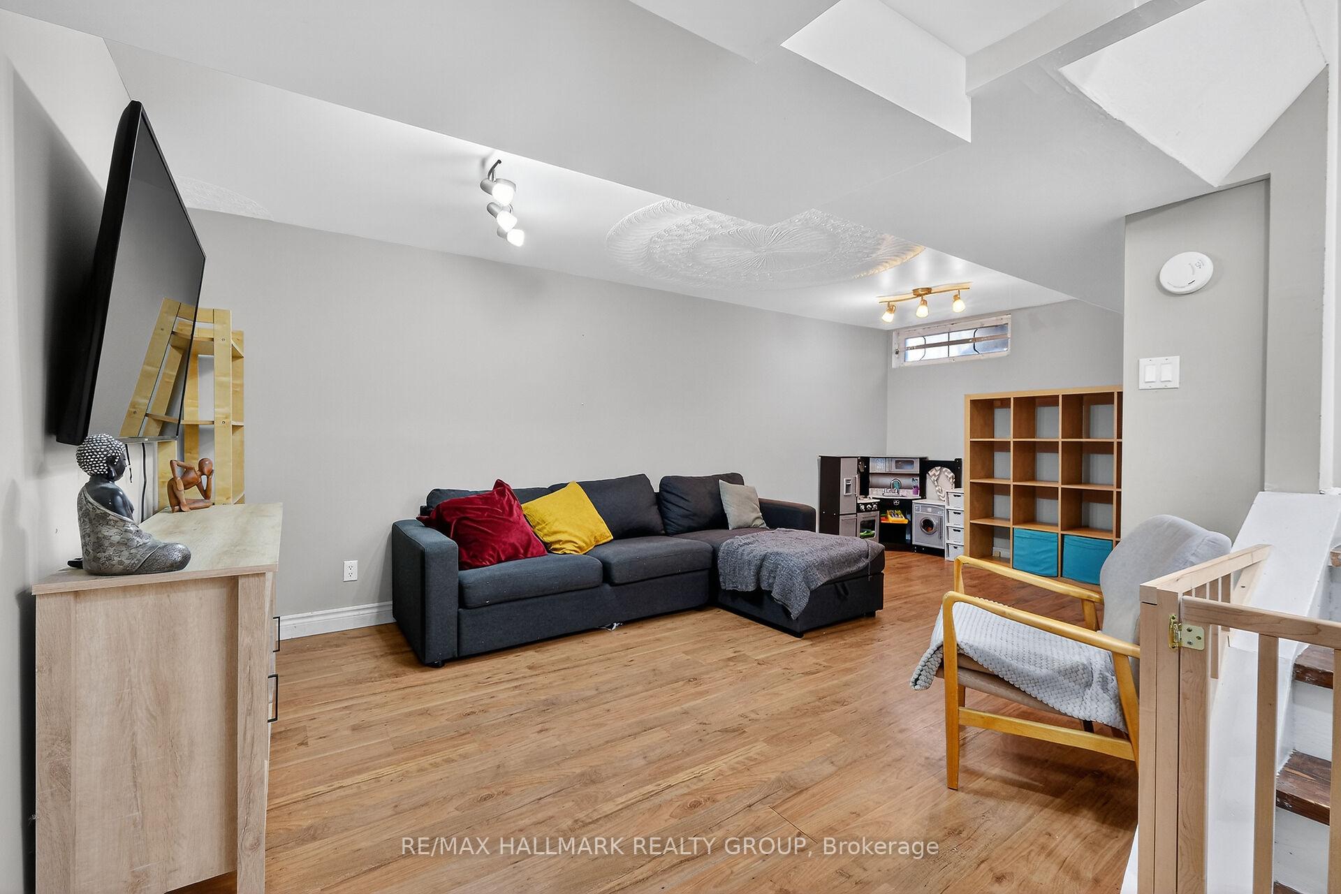 Photo 30 of 1821 Brousseau Crescent, Ottawa, Chateauneuf — HOMEH