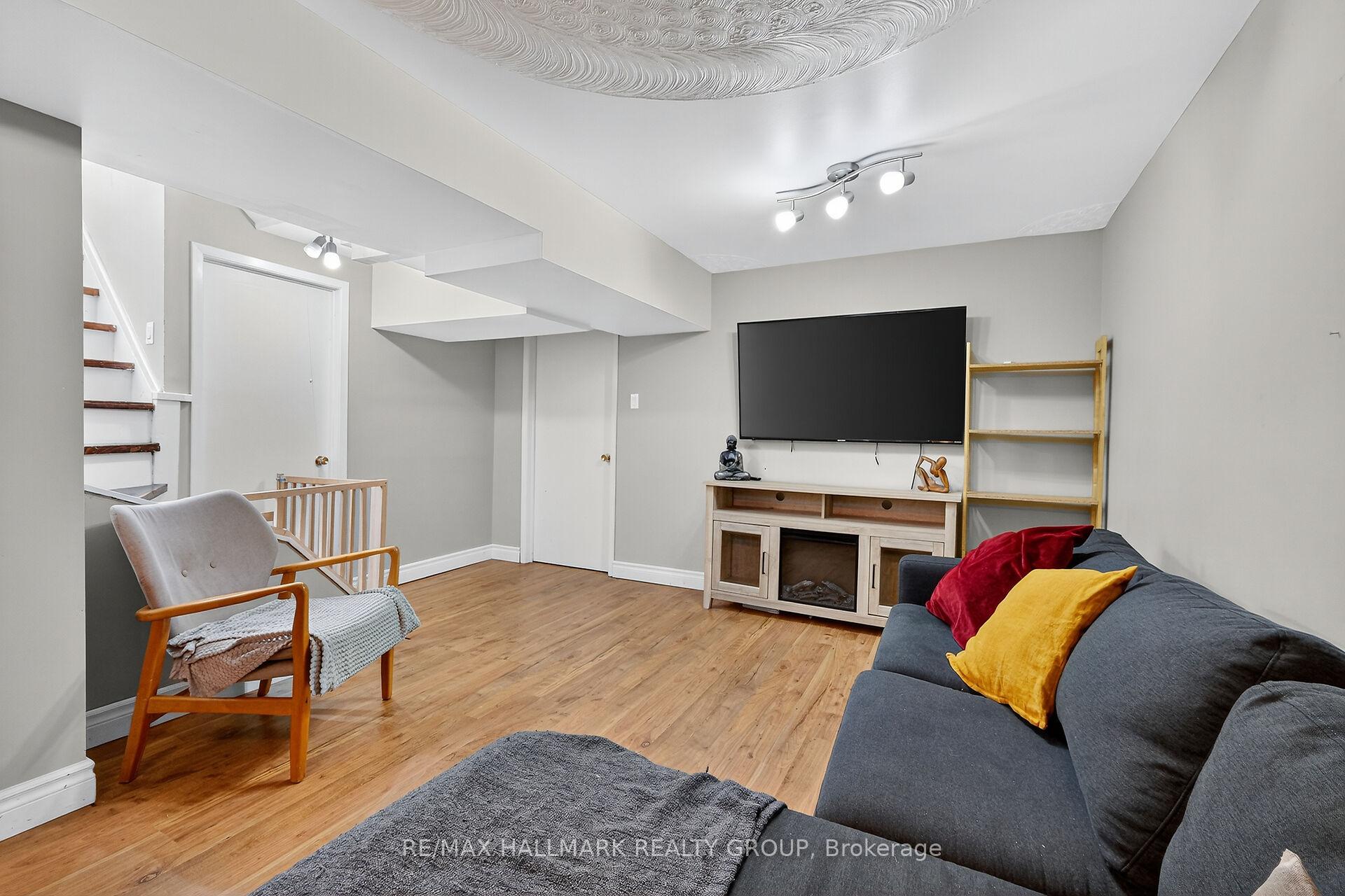 Photo 33 of 1821 Brousseau Crescent, Ottawa, Chateauneuf — HOMEH