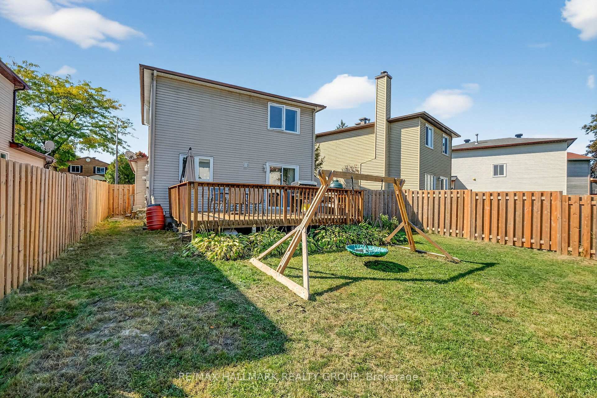 Photo 37 of 1821 Brousseau Crescent, Ottawa, Chateauneuf — HOMEH