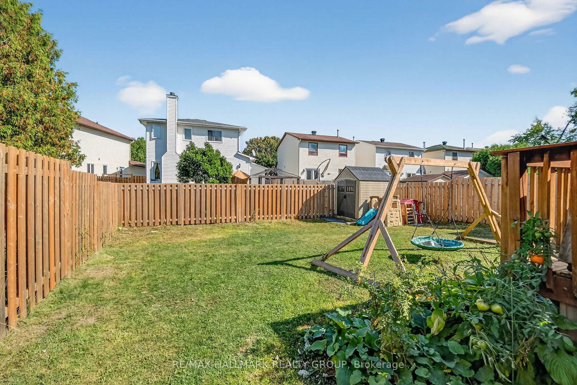 Photo 39 of 1821 Brousseau Crescent, Ottawa, Chateauneuf — HOMEH