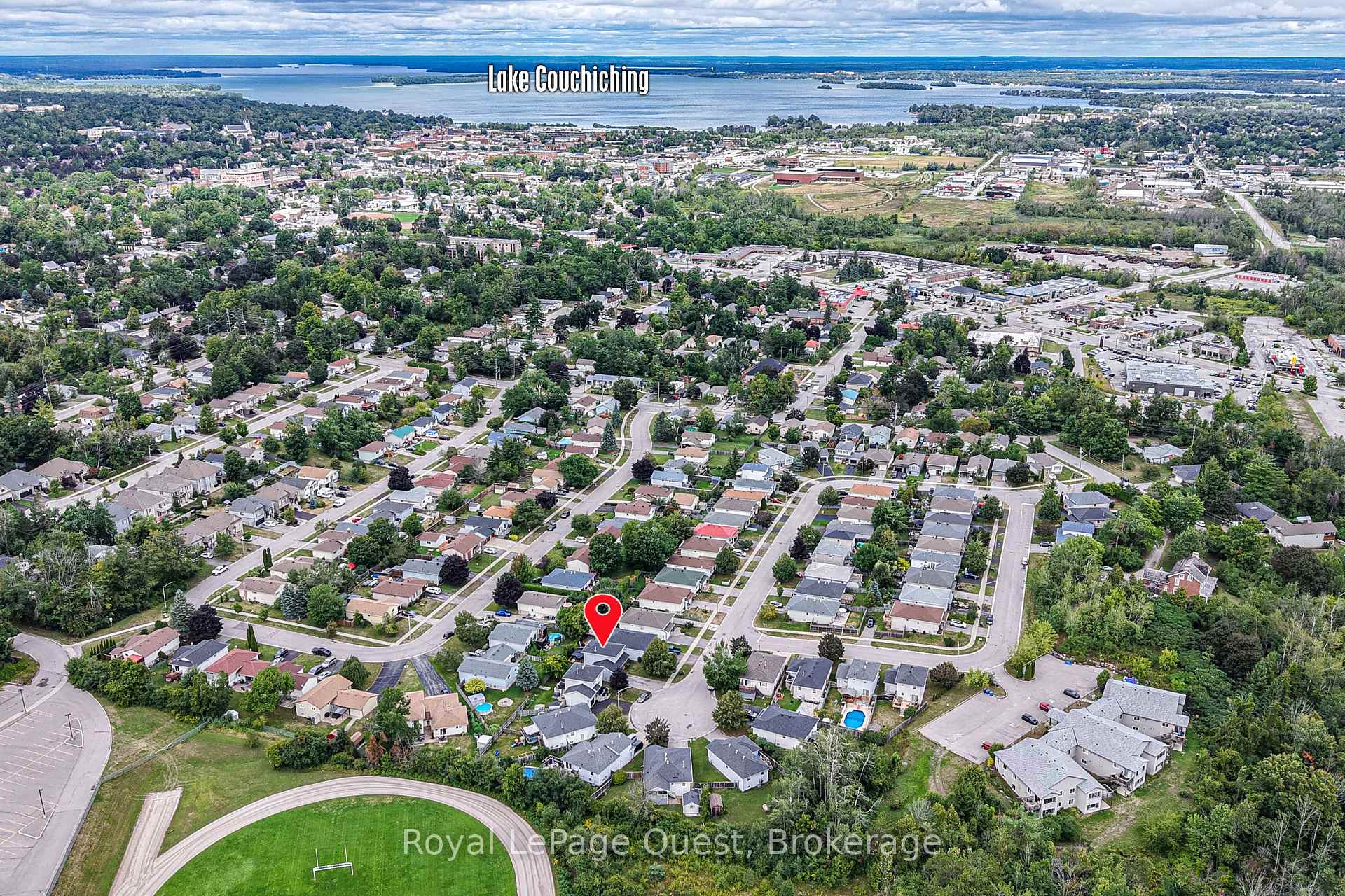 Photo 2 of 46 Courtney Crescent, Orillia — HOMEH