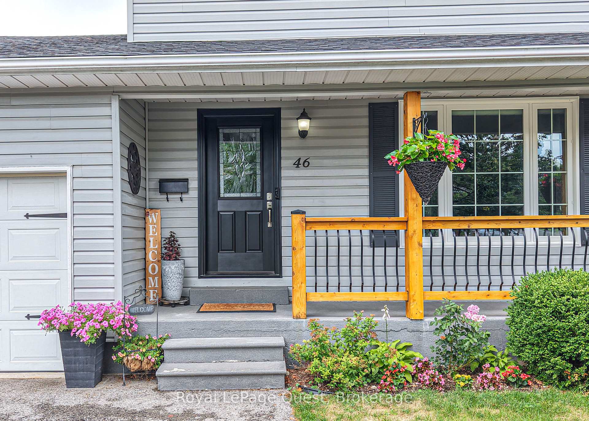 Photo 3 of 46 Courtney Crescent, Orillia — HOMEH
