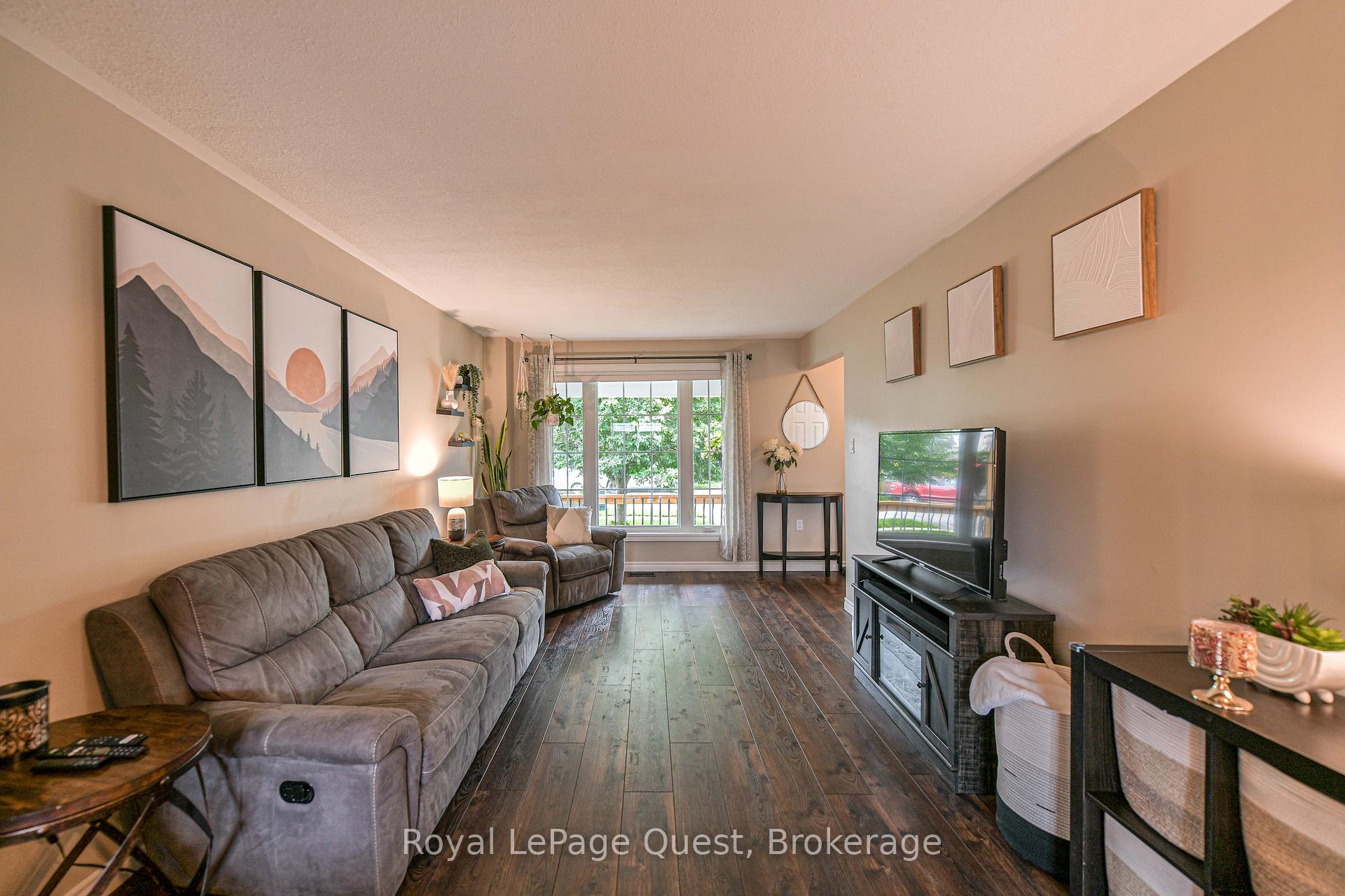 Photo 5 of 46 Courtney Crescent, Orillia — HOMEH