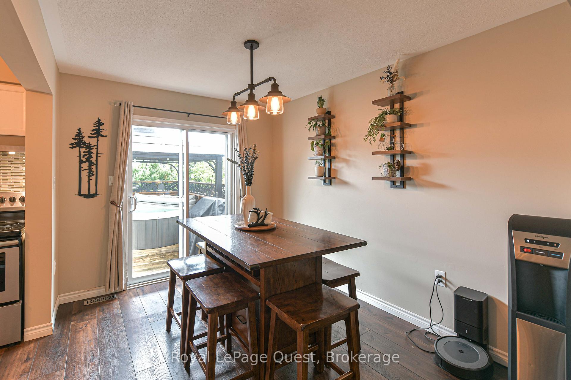 Photo 6 of 46 Courtney Crescent, Orillia — HOMEH