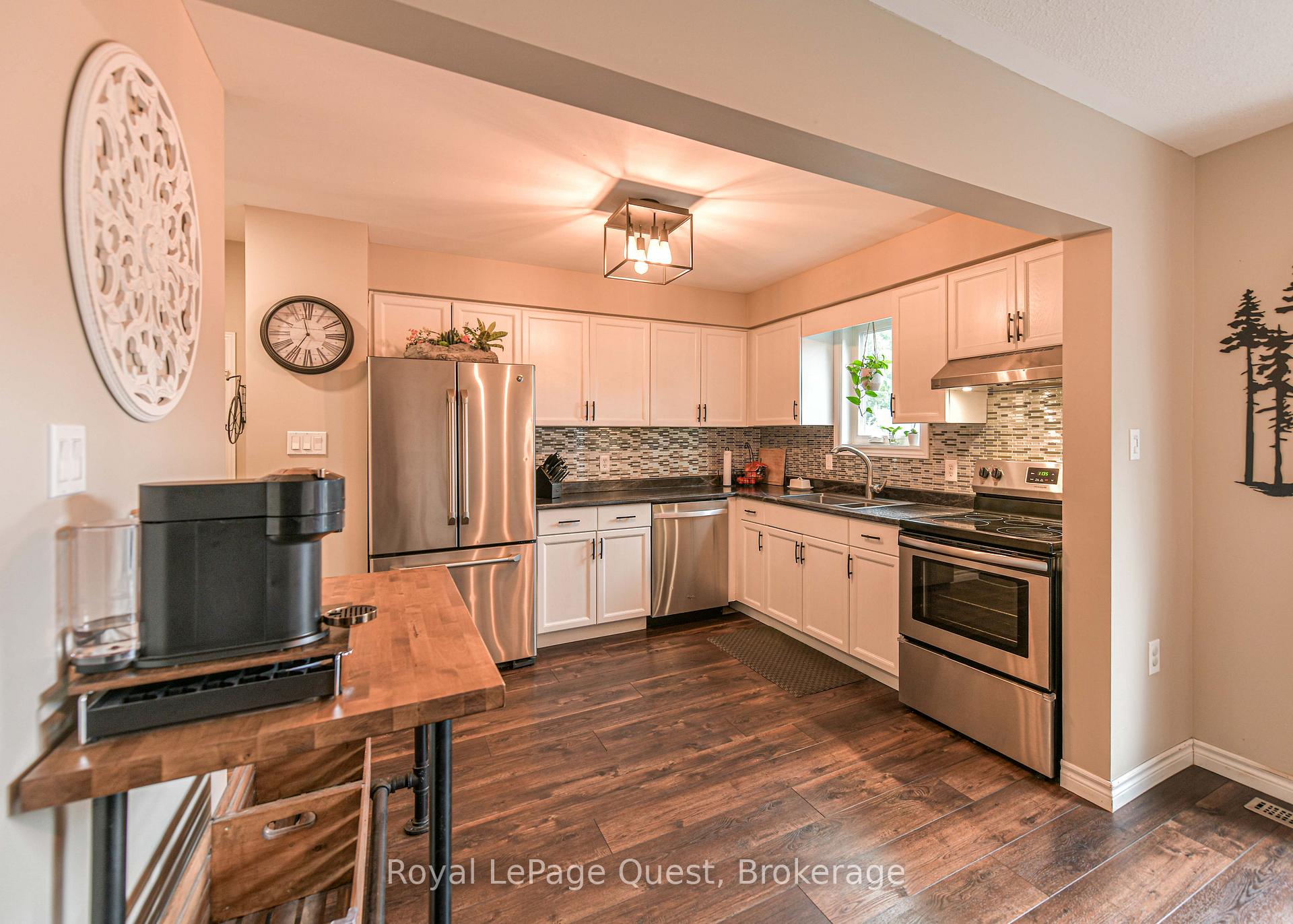 Photo 7 of 46 Courtney Crescent, Orillia — HOMEH