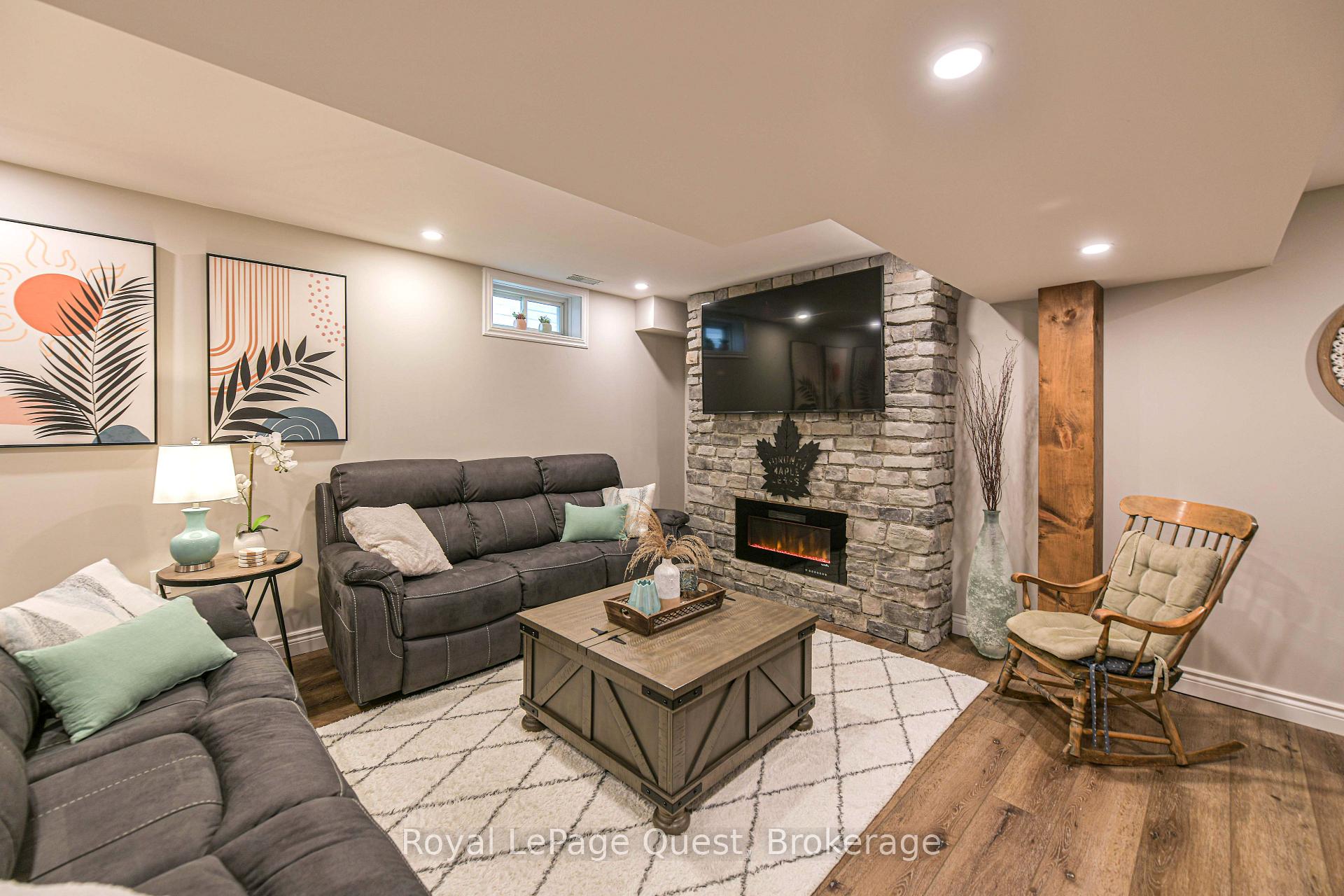 Photo 16 of 46 Courtney Crescent, Orillia — HOMEH
