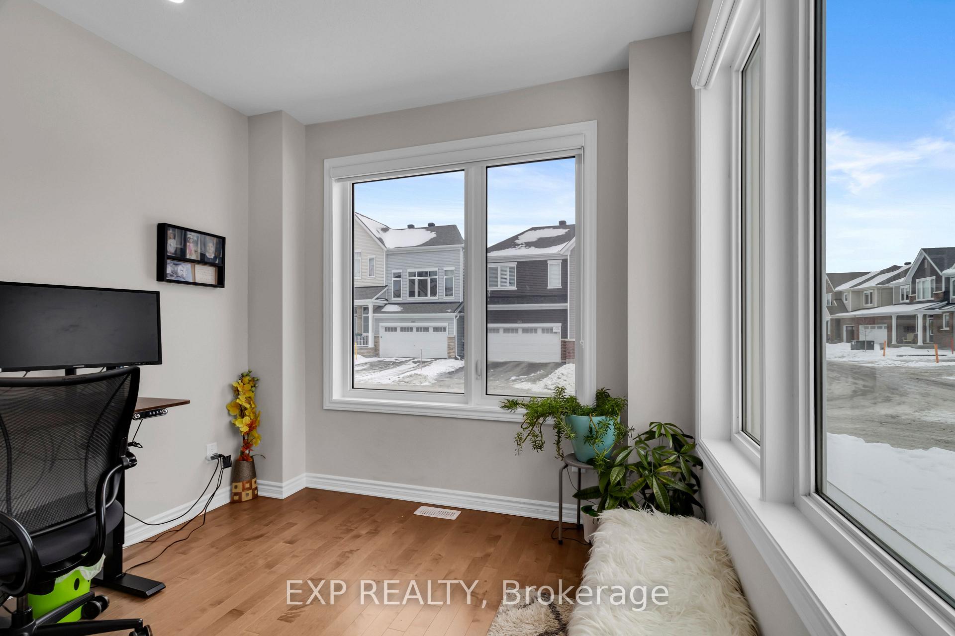 Photo 5 of 1014 Carden Lane, Ottawa, Chapel Hill South - Orleans Village — HOMEH
