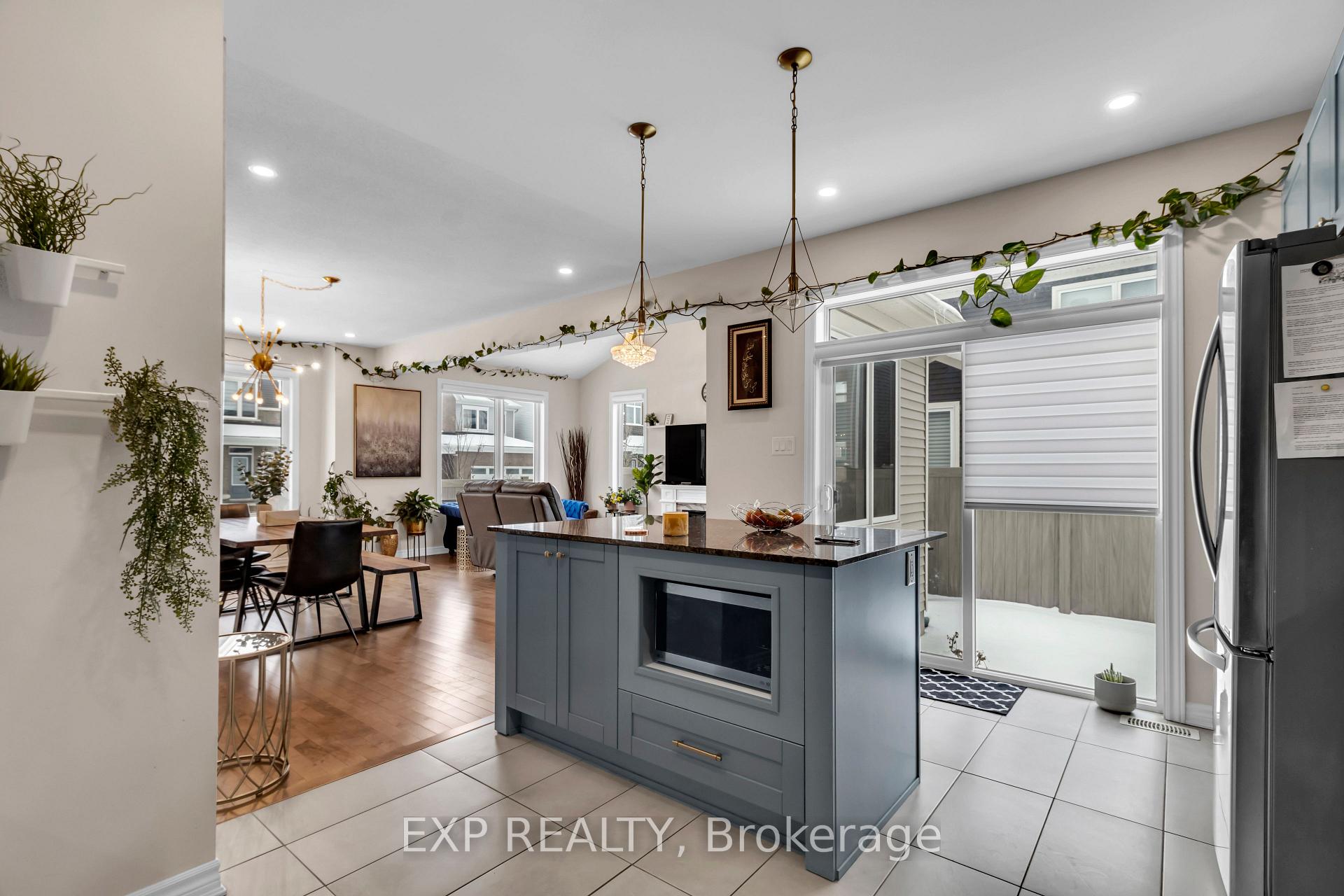 Photo 12 of 1014 Carden Lane, Ottawa, Chapel Hill South - Orleans Village — HOMEH