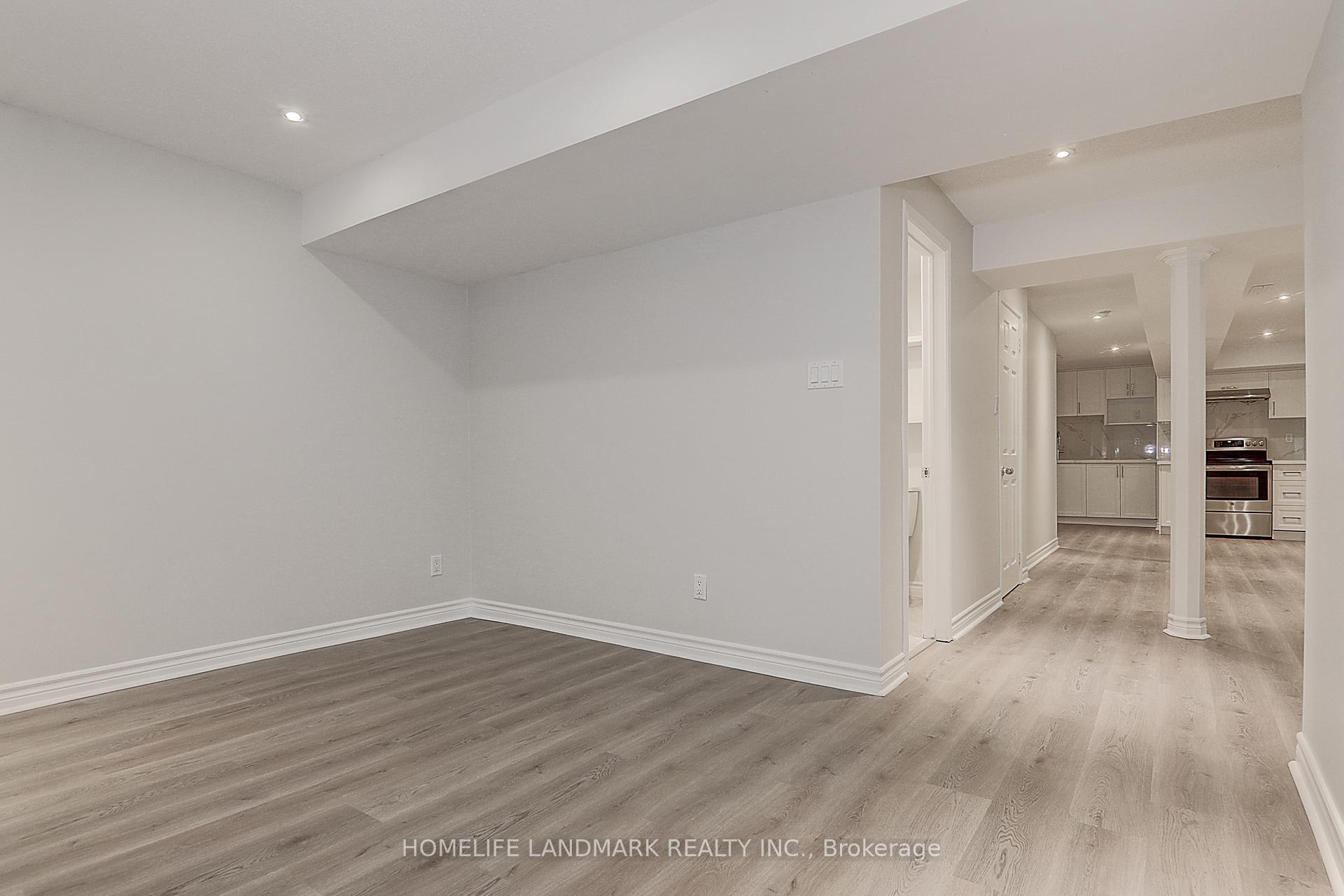 Photo 5 of Unit Basmnt, 100 Starhill Crescent, Markham, Cachet — HOMEH