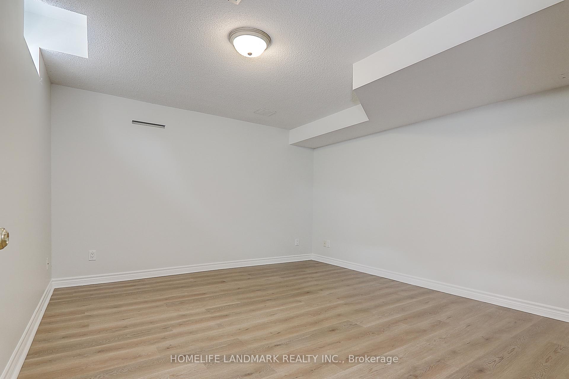 Photo 7 of Unit Basmnt, 100 Starhill Crescent, Markham, Cachet — HOMEH