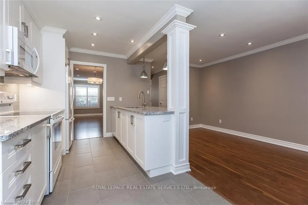 Photo 4 of 237 Ross Lane, Oakville, River Oaks — HOMEH
