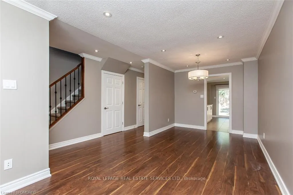 Photo 11 of 237 Ross Lane, Oakville, River Oaks — HOMEH
