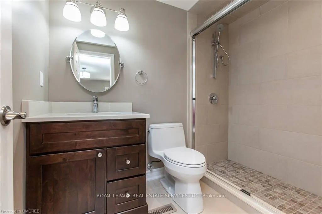 Photo 18 of 237 Ross Lane, Oakville, River Oaks — HOMEH