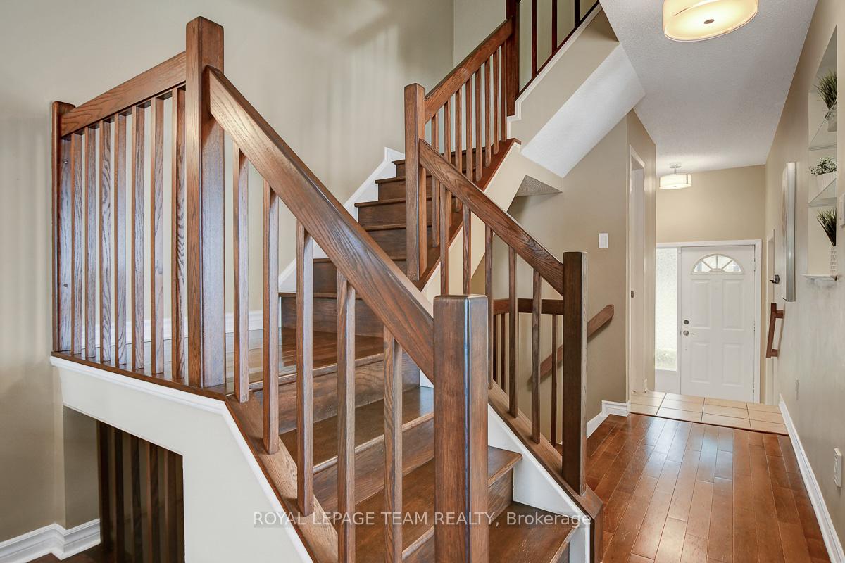 Photo 3 of 1471 Briarfield Crescent, Ottawa, Fallingbrook/Ridgemount — HOMEH