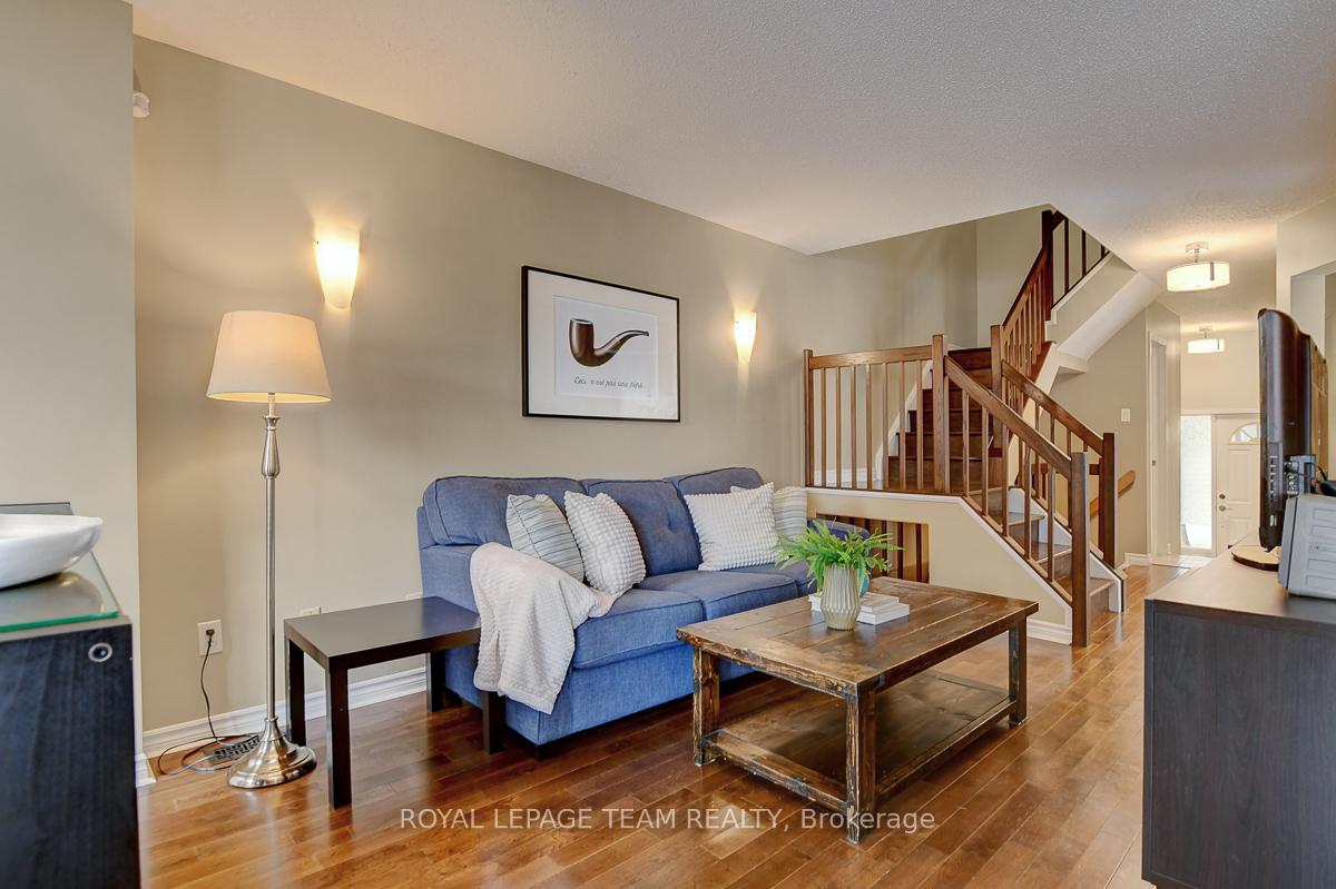 Photo 7 of 1471 Briarfield Crescent, Ottawa, Fallingbrook/Ridgemount — HOMEH