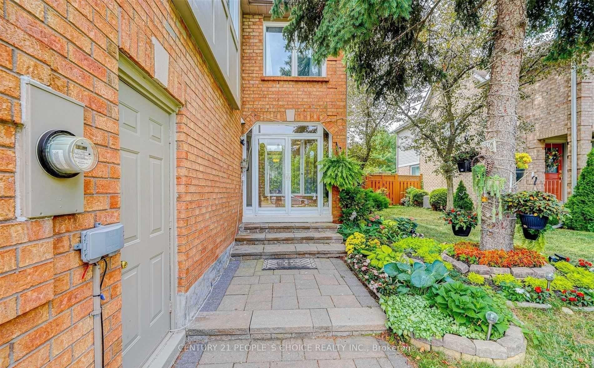 Photo 2 of 1162 Leewood Drive, Oakville, Glen Abbey — HOMEH