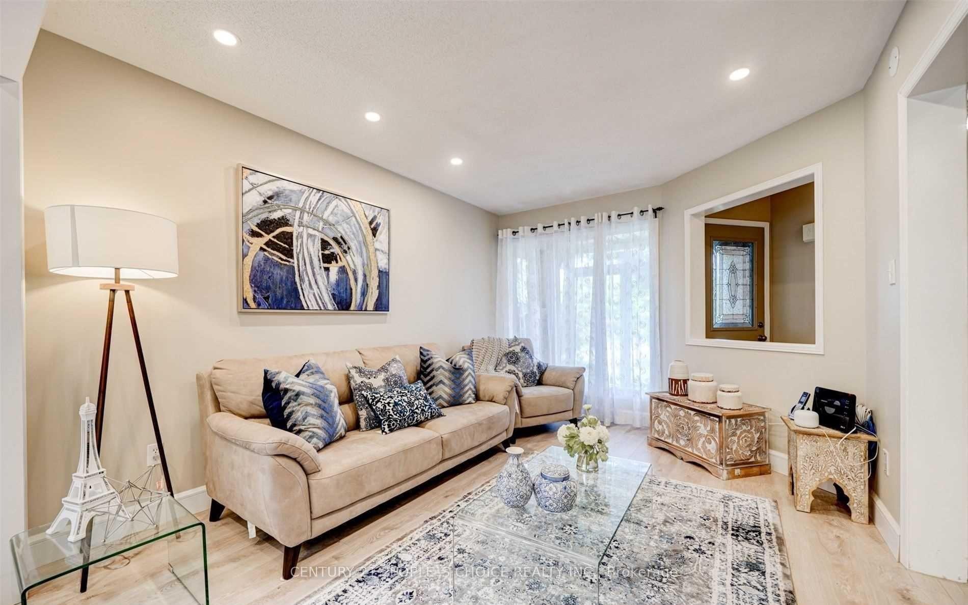 Photo 5 of 1162 Leewood Drive, Oakville, Glen Abbey — HOMEH