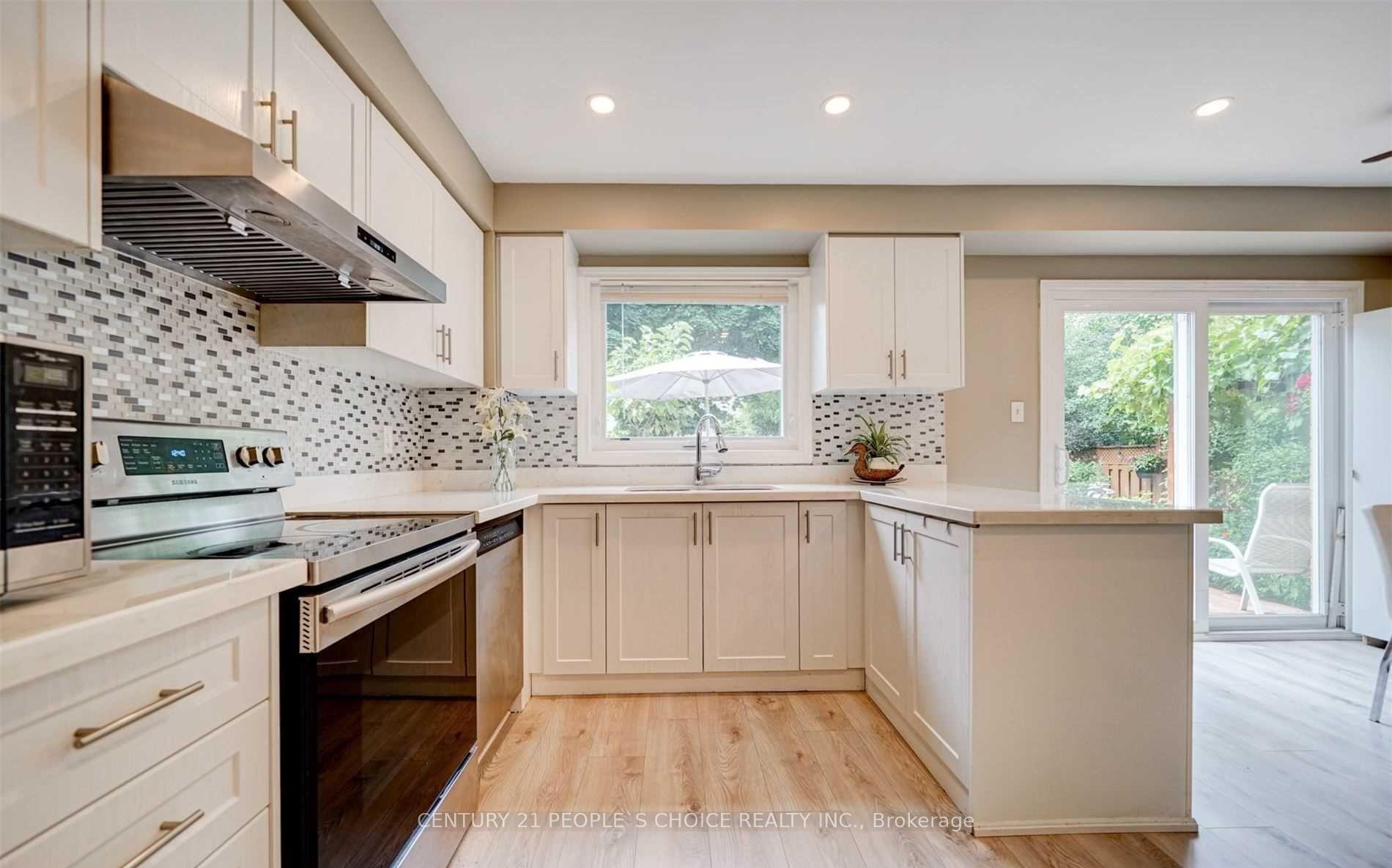 Photo 11 of 1162 Leewood Drive, Oakville, Glen Abbey — HOMEH