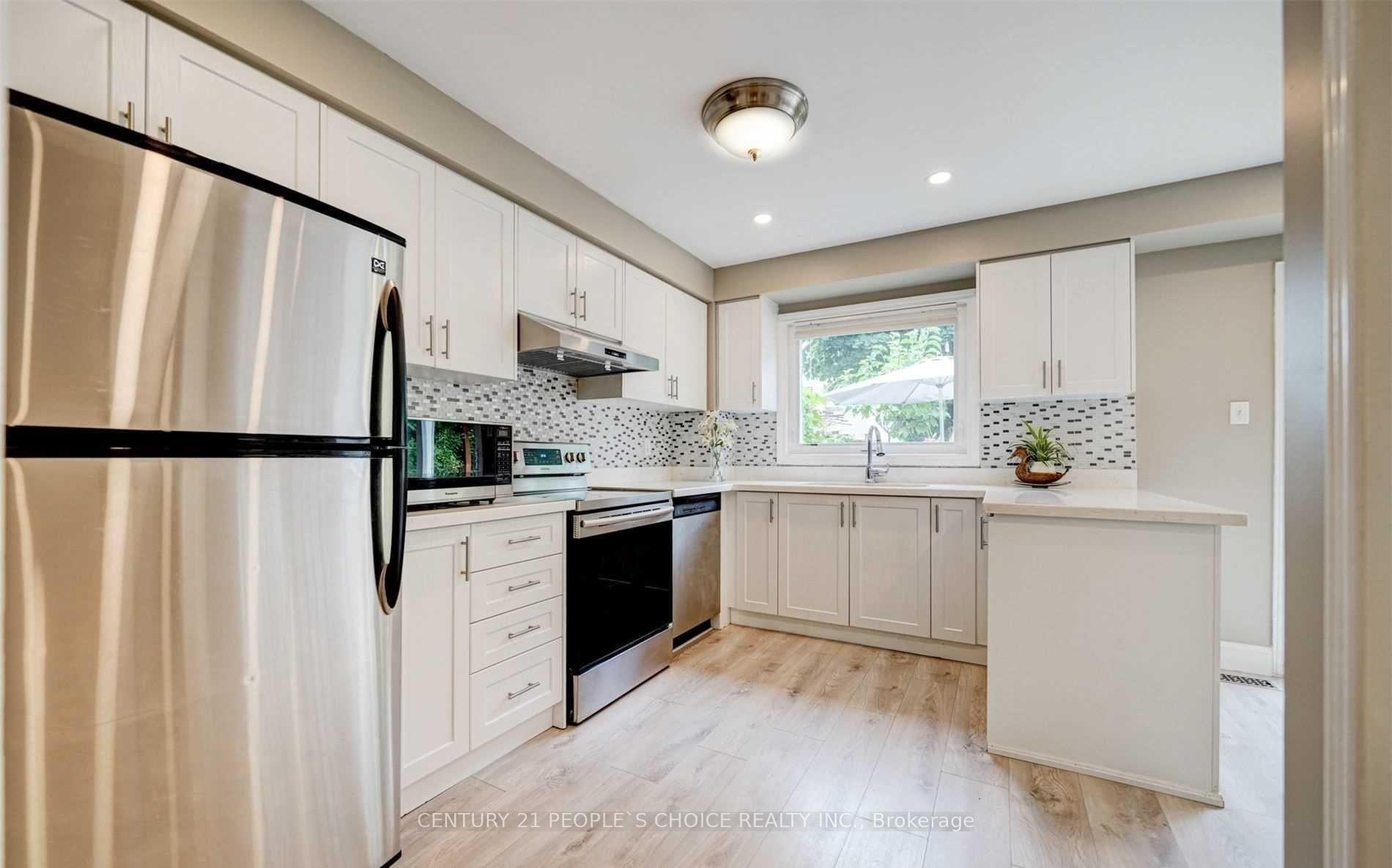 Photo 13 of 1162 Leewood Drive, Oakville, Glen Abbey — HOMEH