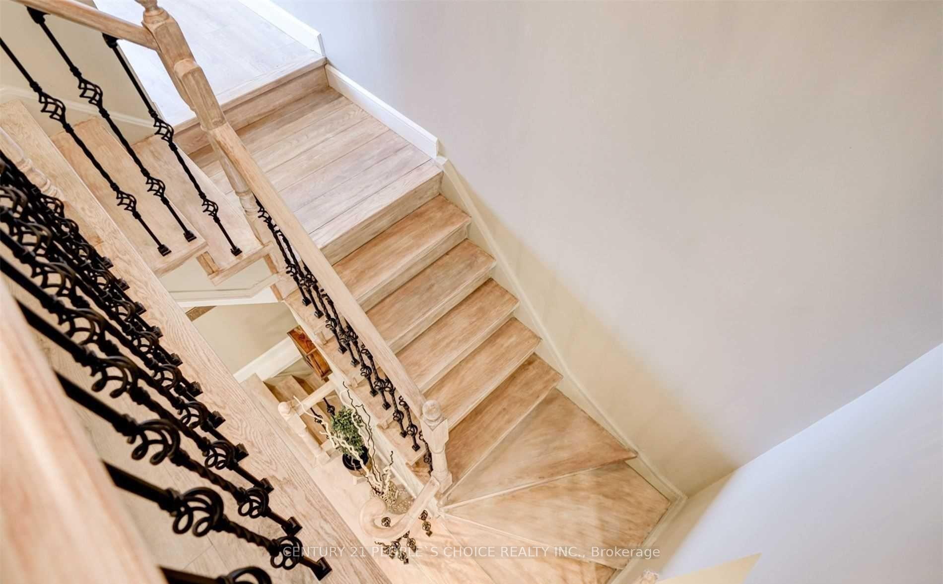 Photo 16 of 1162 Leewood Drive, Oakville, Glen Abbey — HOMEH