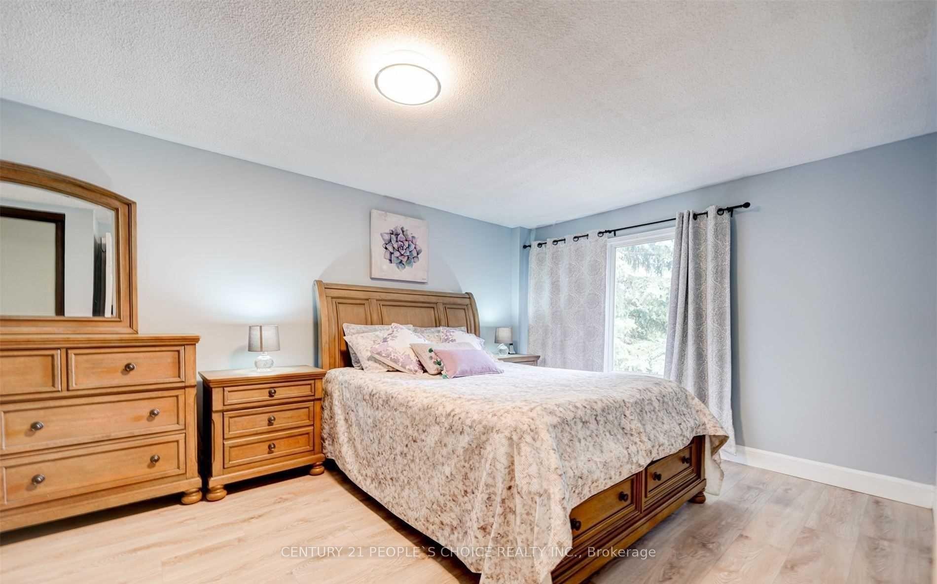 Photo 20 of 1162 Leewood Drive, Oakville, Glen Abbey — HOMEH