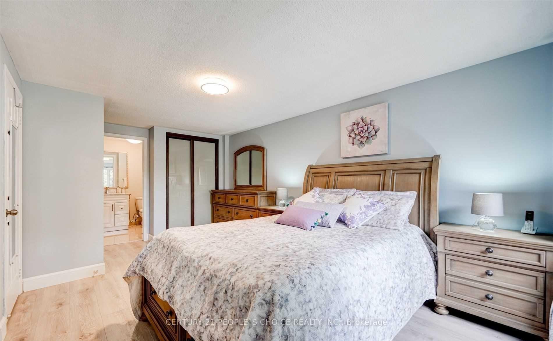 Photo 21 of 1162 Leewood Drive, Oakville, Glen Abbey — HOMEH