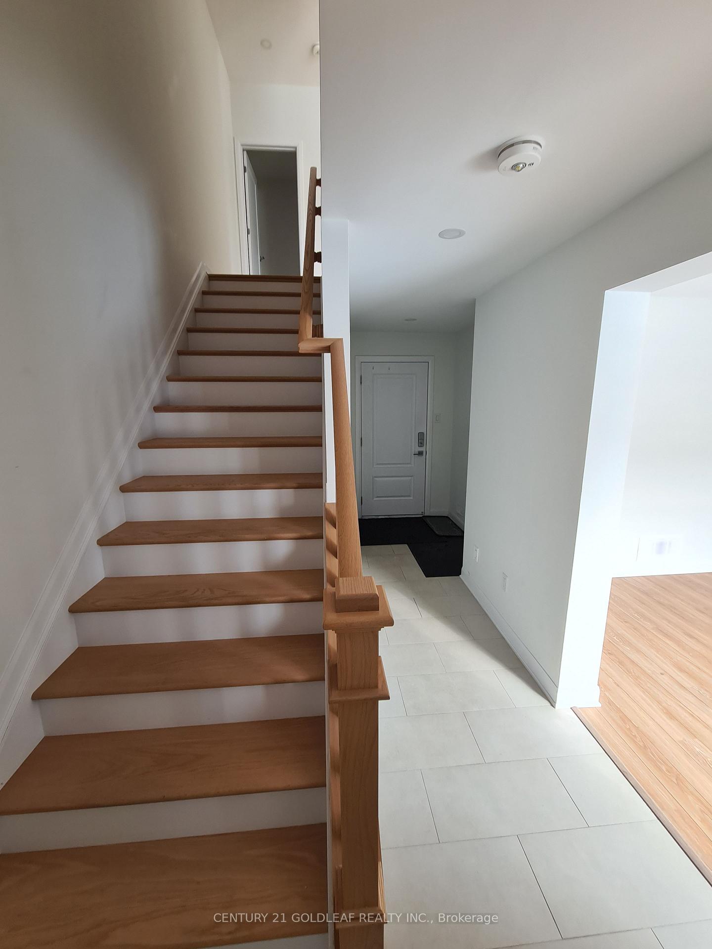 Photo 3 of 47 Lakepointe Drive, Ottawa, Avalon East — HOMEH