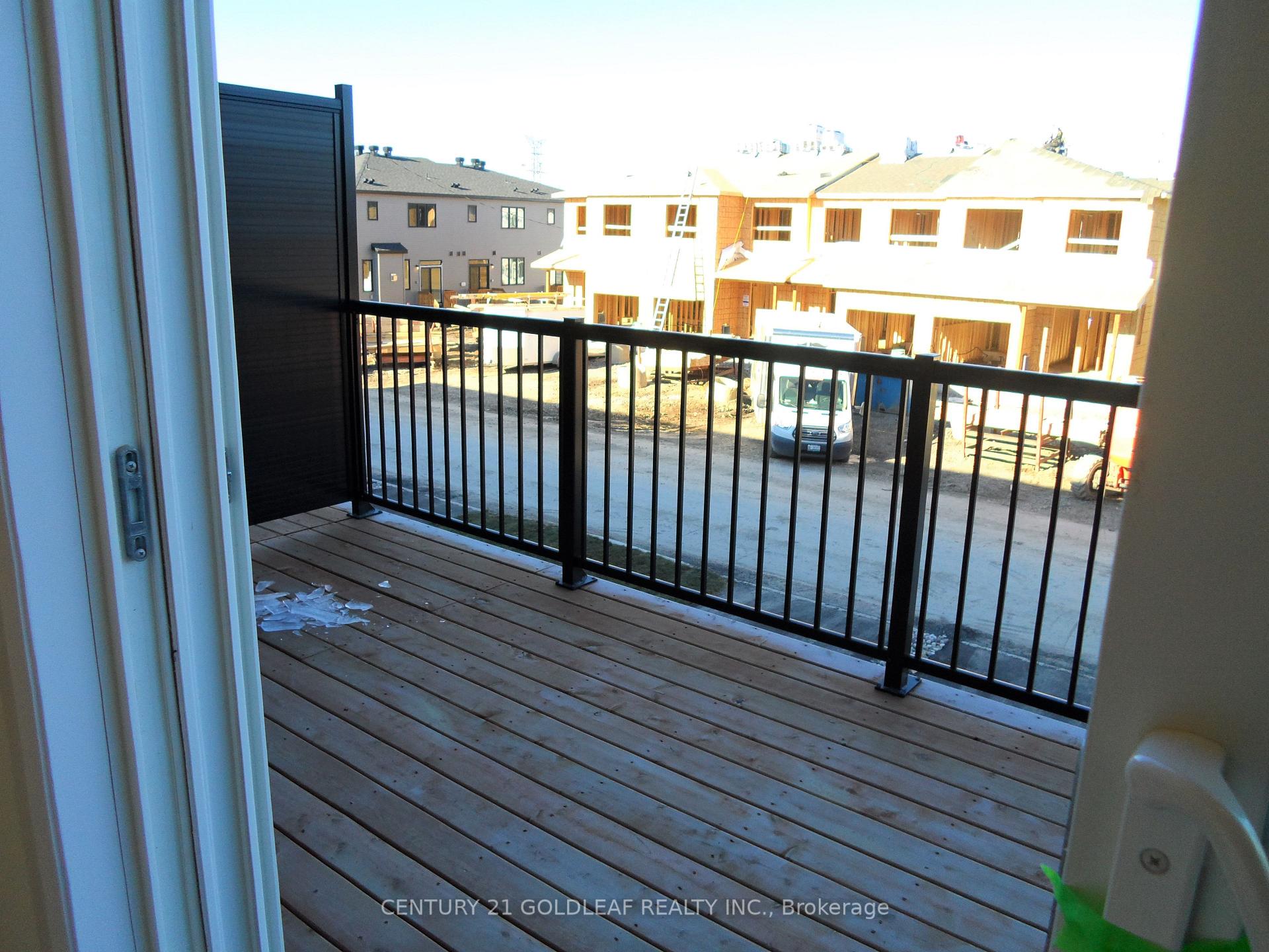 Photo 15 of 47 Lakepointe Drive, Ottawa, Avalon East — HOMEH