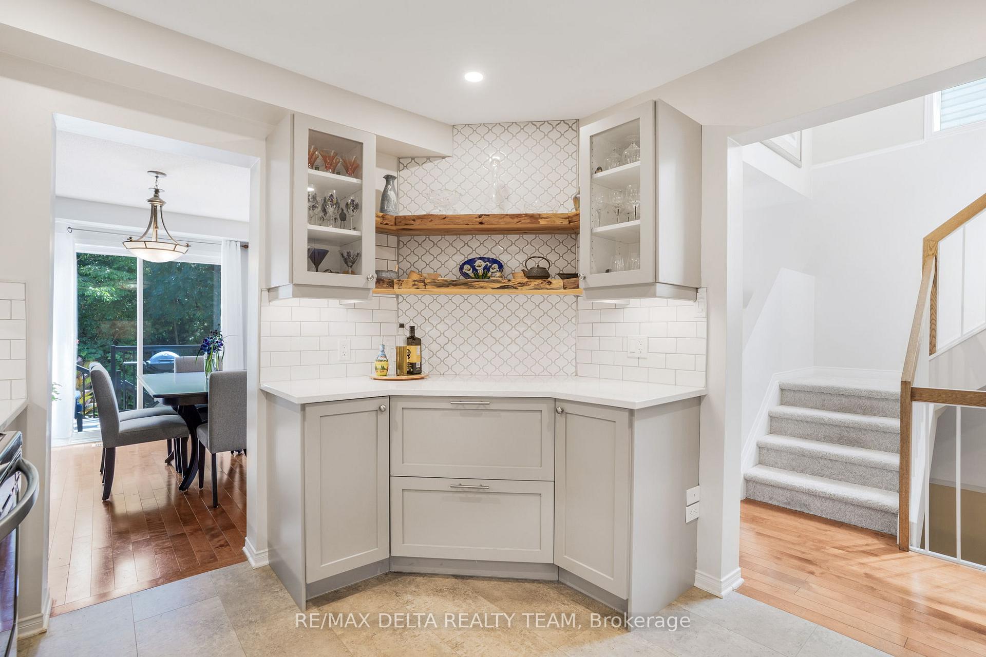 Photo 8 of 6320 Sablewood Place, Ottawa, Chapel Hill — HOMEH